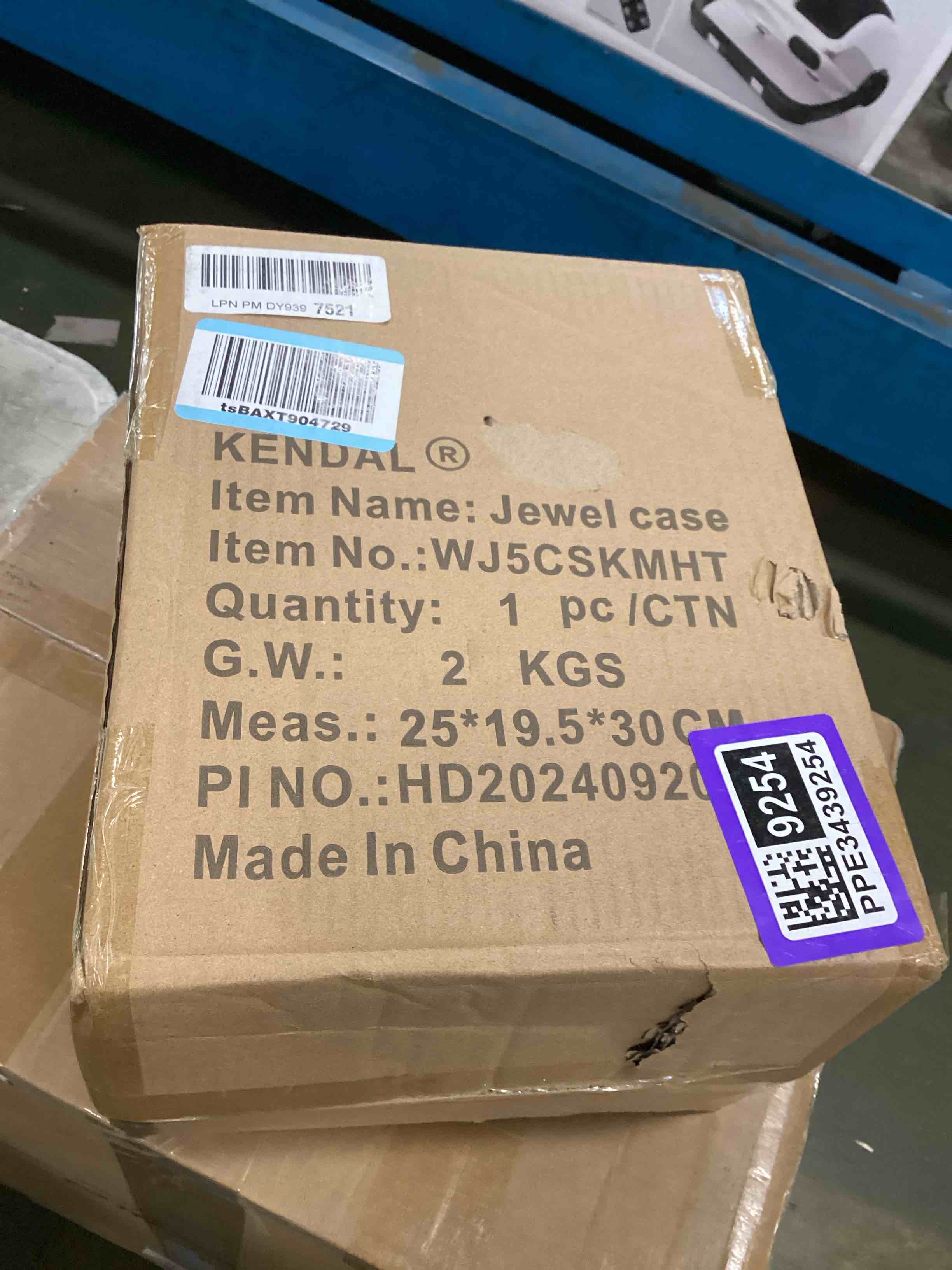 https://s3.amazonaws.com/lotting-images-prod/bidfta/PPE3439254_1749491617812.jpeg