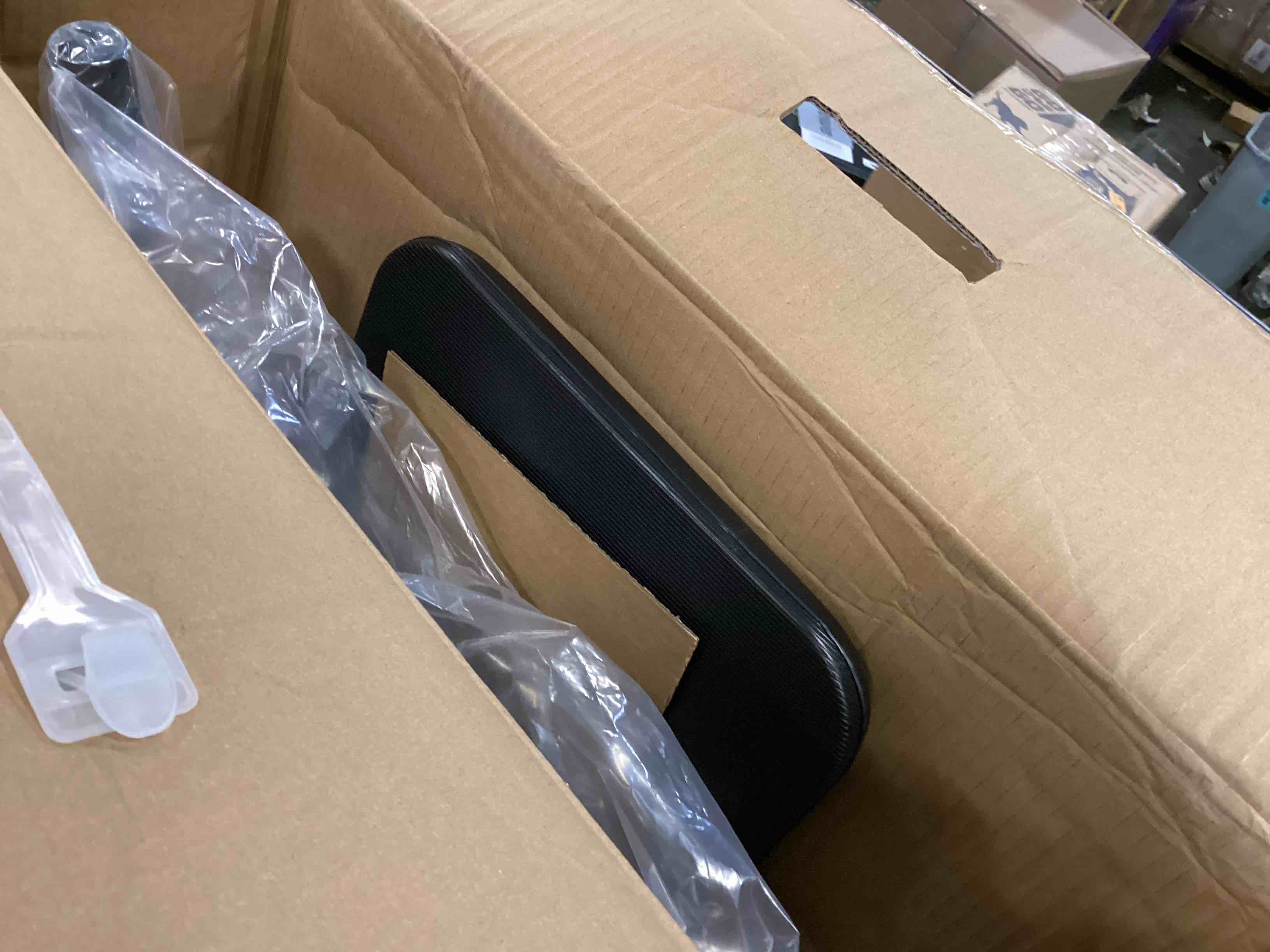 https://s3.amazonaws.com/lotting-images-prod/bidfta/PPE3439272_1749492360571.jpeg