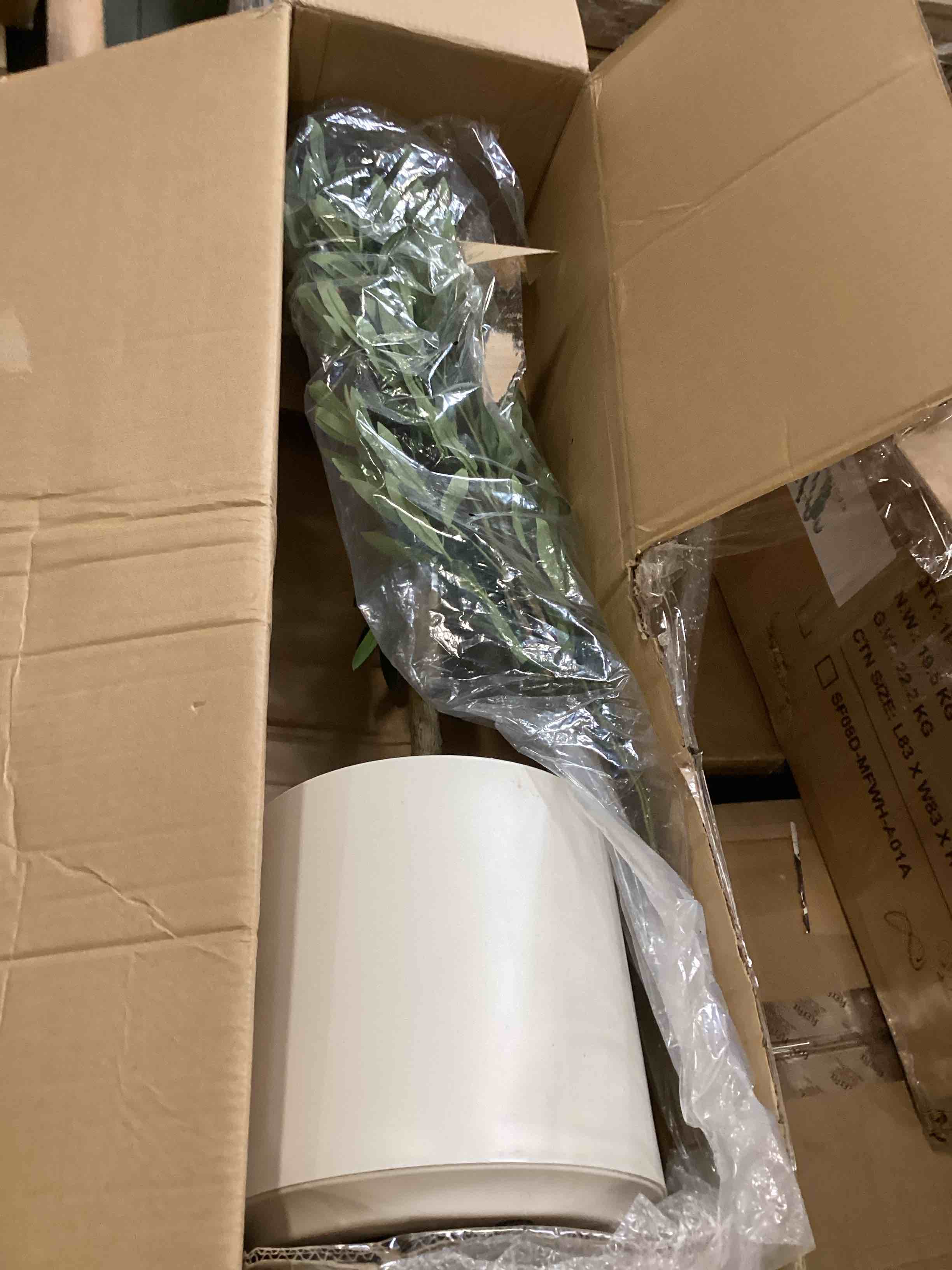 https://s3.amazonaws.com/lotting-images-prod/bidfta/PPE3442926_1749661092463.jpeg