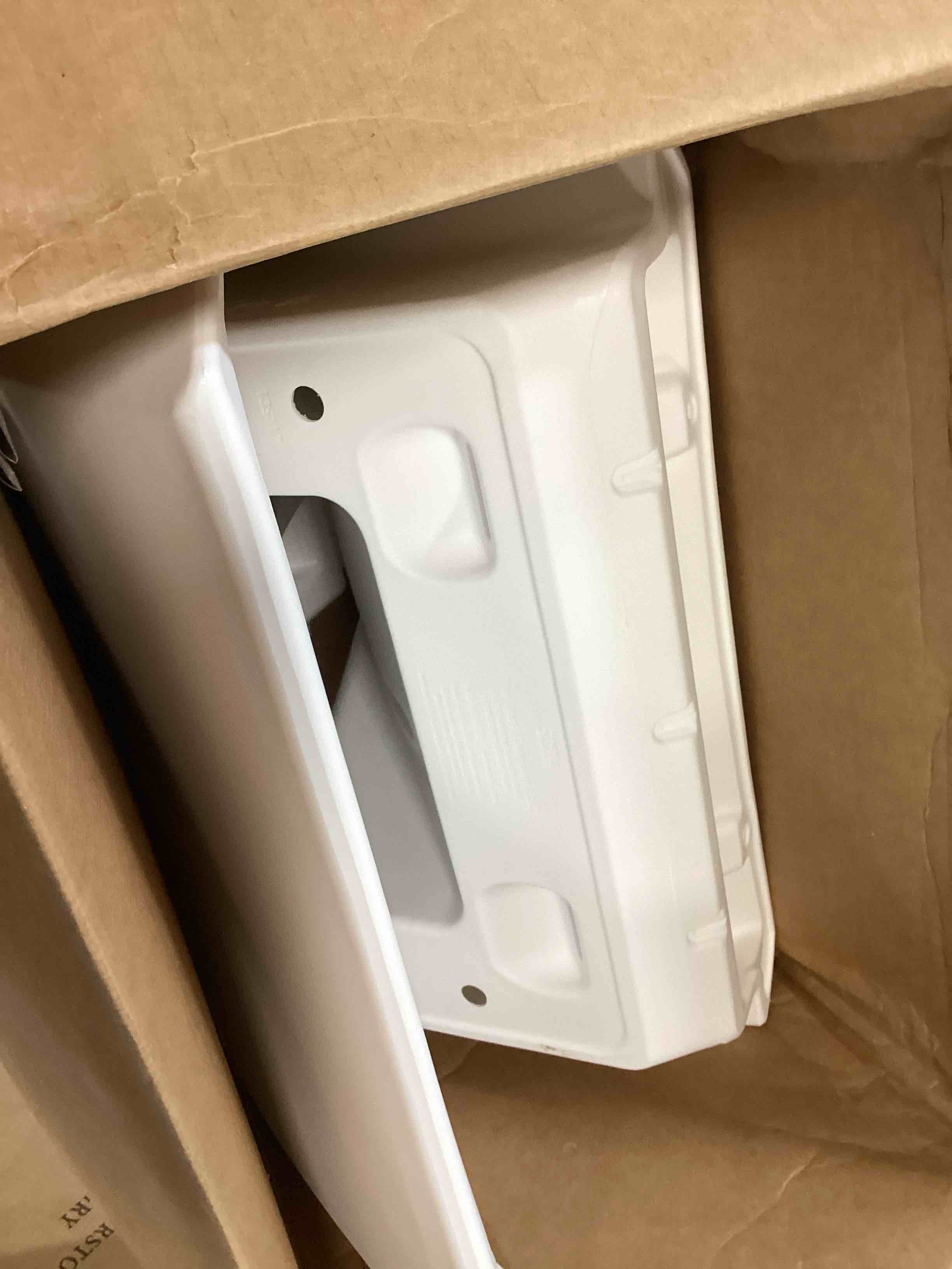 https://s3.amazonaws.com/lotting-images-prod/bidfta/PPE3442939_1749663798668.jpeg