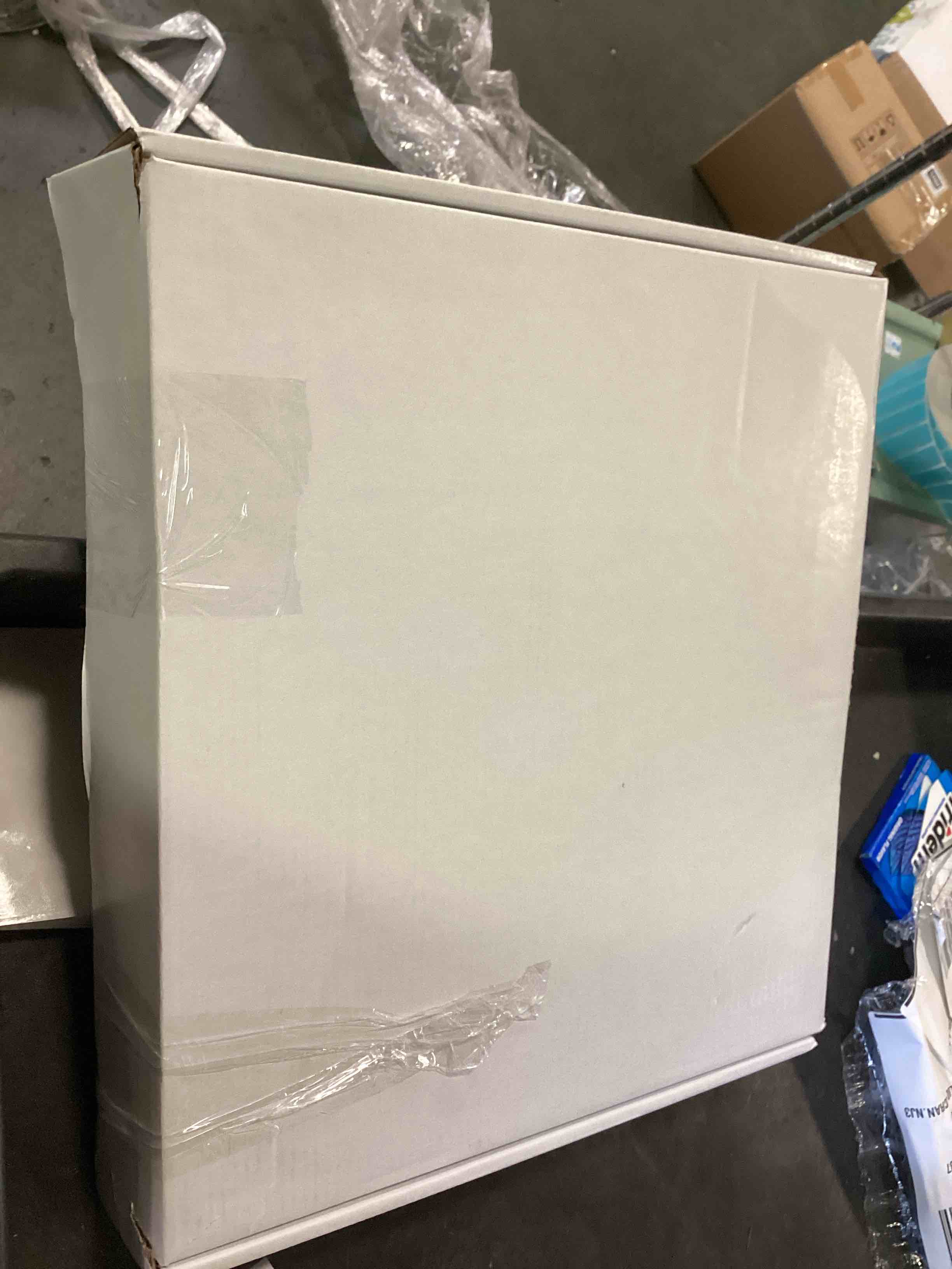 https://s3.amazonaws.com/lotting-images-prod/bidfta/PPE3442959_1749672353857.jpeg