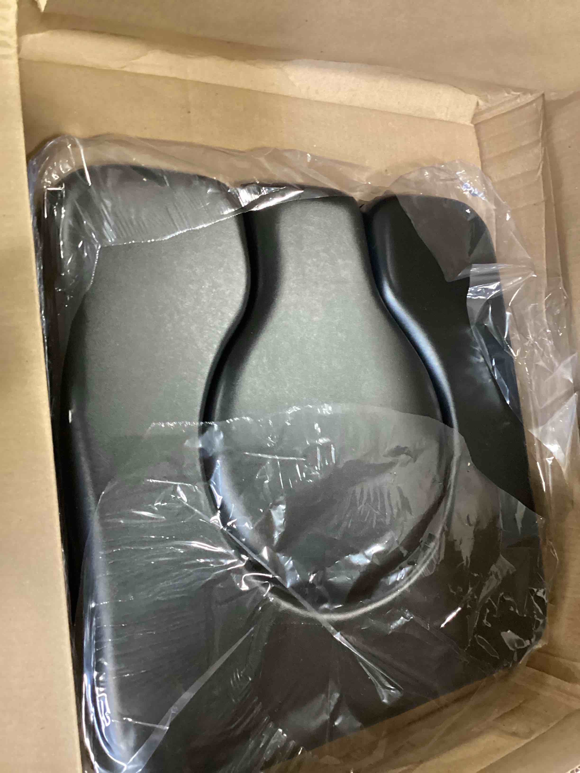 https://s3.amazonaws.com/lotting-images-prod/bidfta/PPE3443694_1750175994410.jpeg