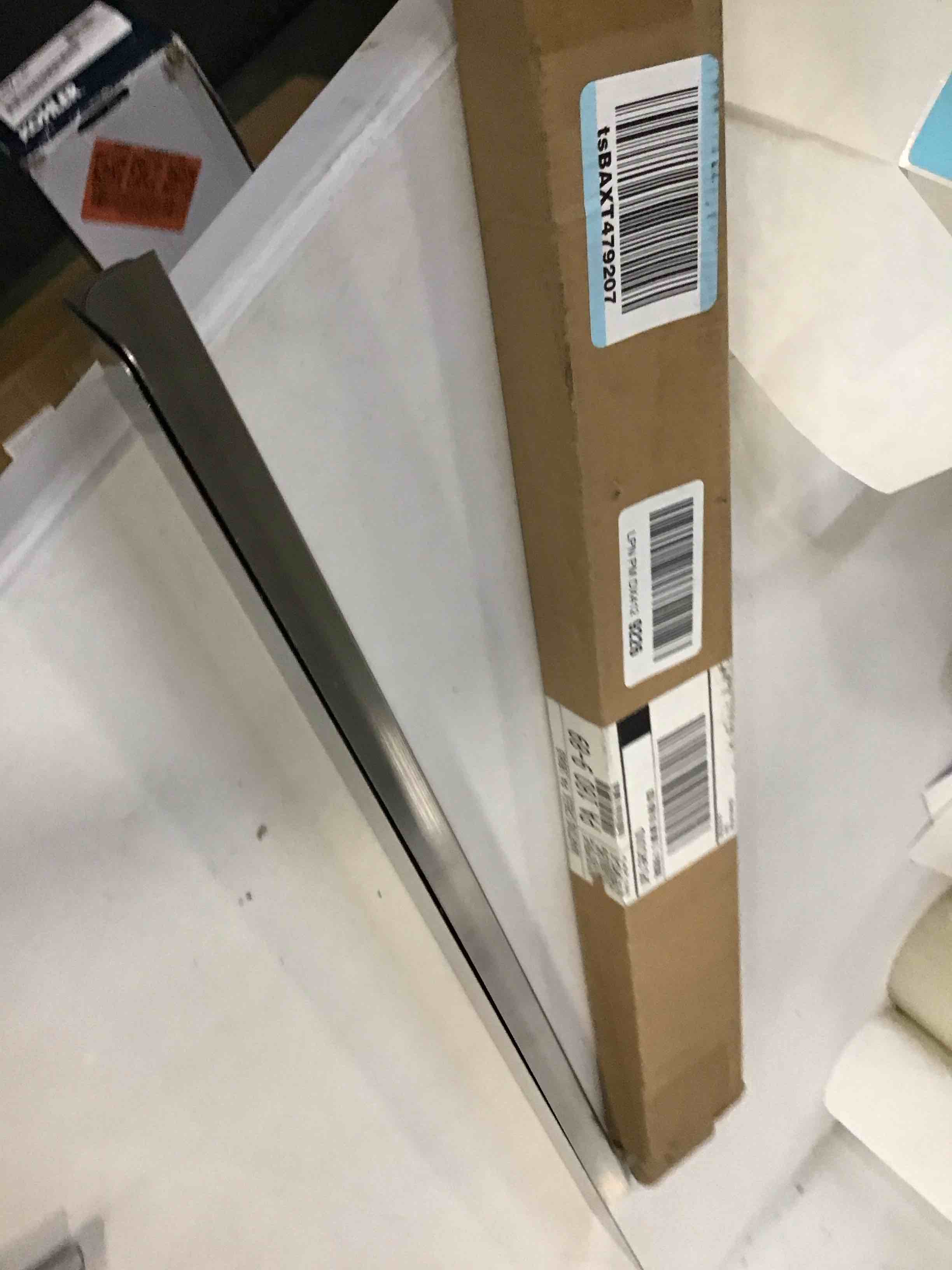 https://s3.amazonaws.com/lotting-images-prod/bidfta/PPE3443880_1750258907013.jpeg