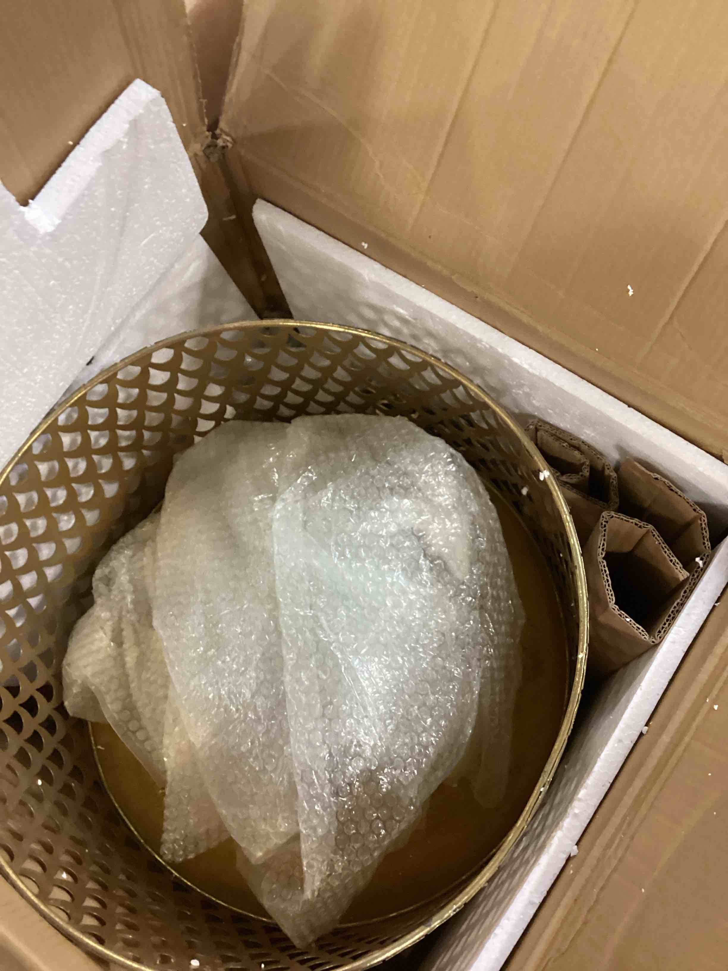 https://s3.amazonaws.com/lotting-images-prod/bidfta/PPE3445165_1749825673683.jpeg