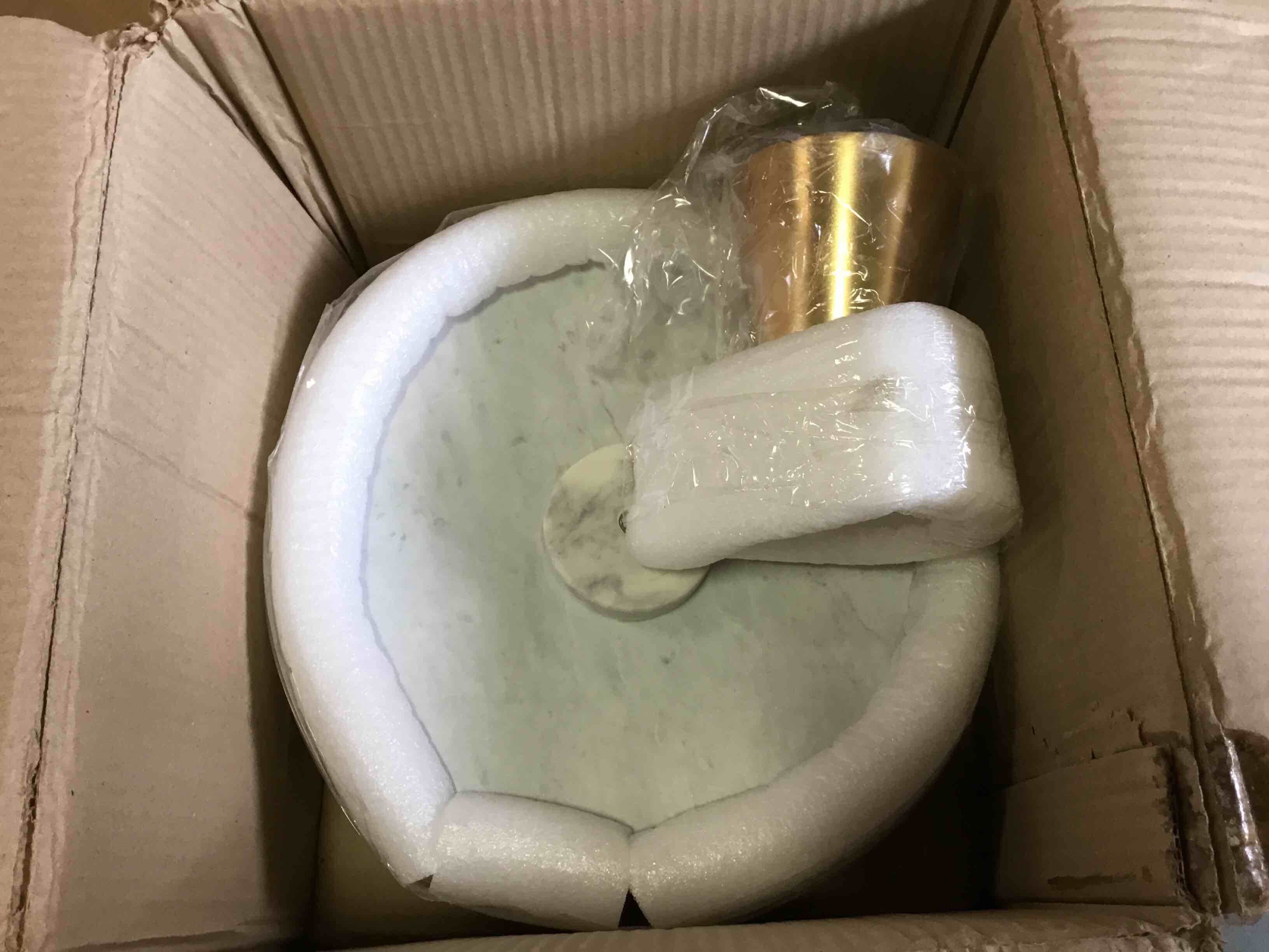 https://s3.amazonaws.com/lotting-images-prod/bidfta/PPE3445375_1749919903296.jpeg