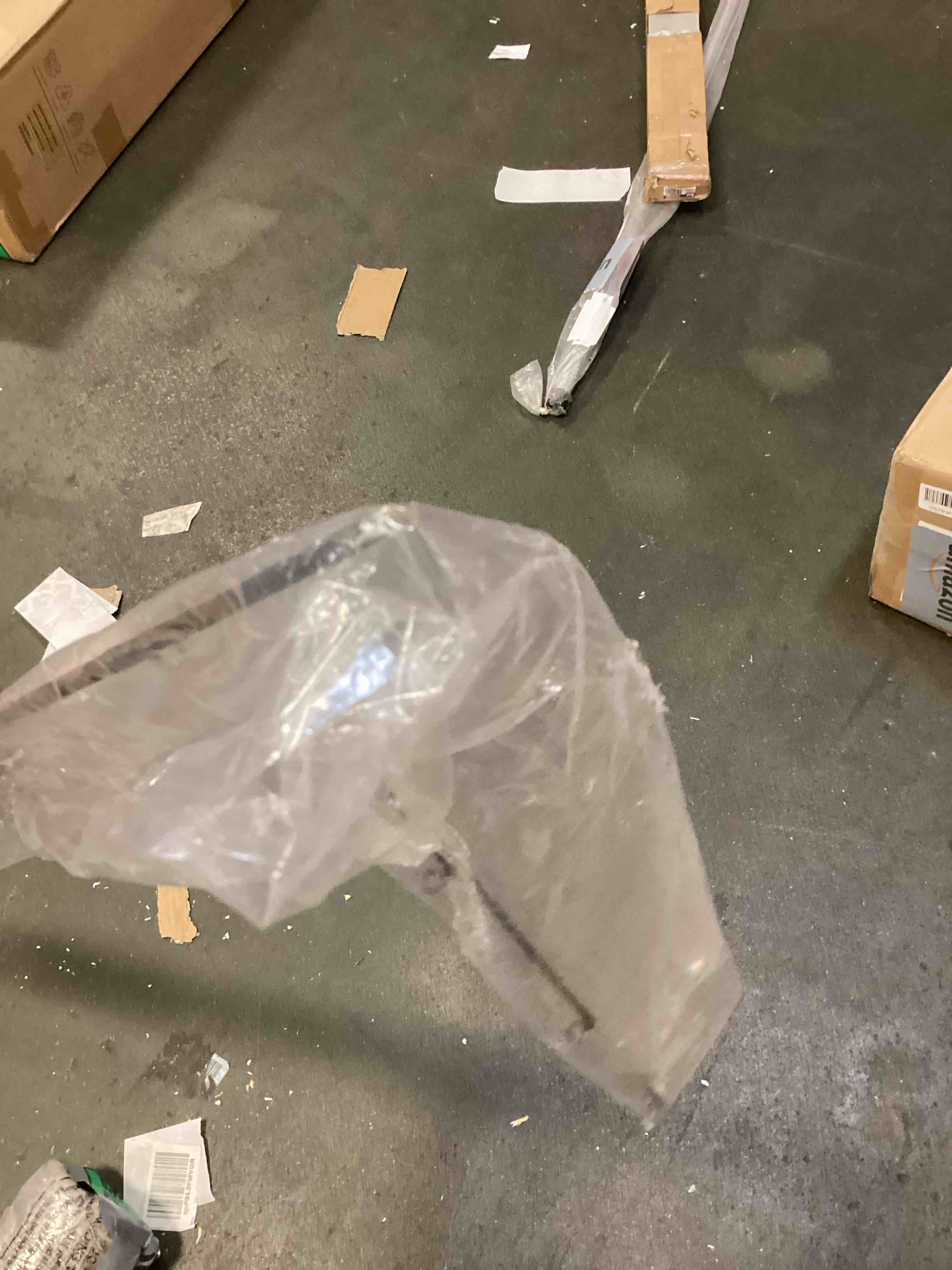 https://s3.amazonaws.com/lotting-images-prod/bidfta/PPE3445497_1750345961222.jpeg