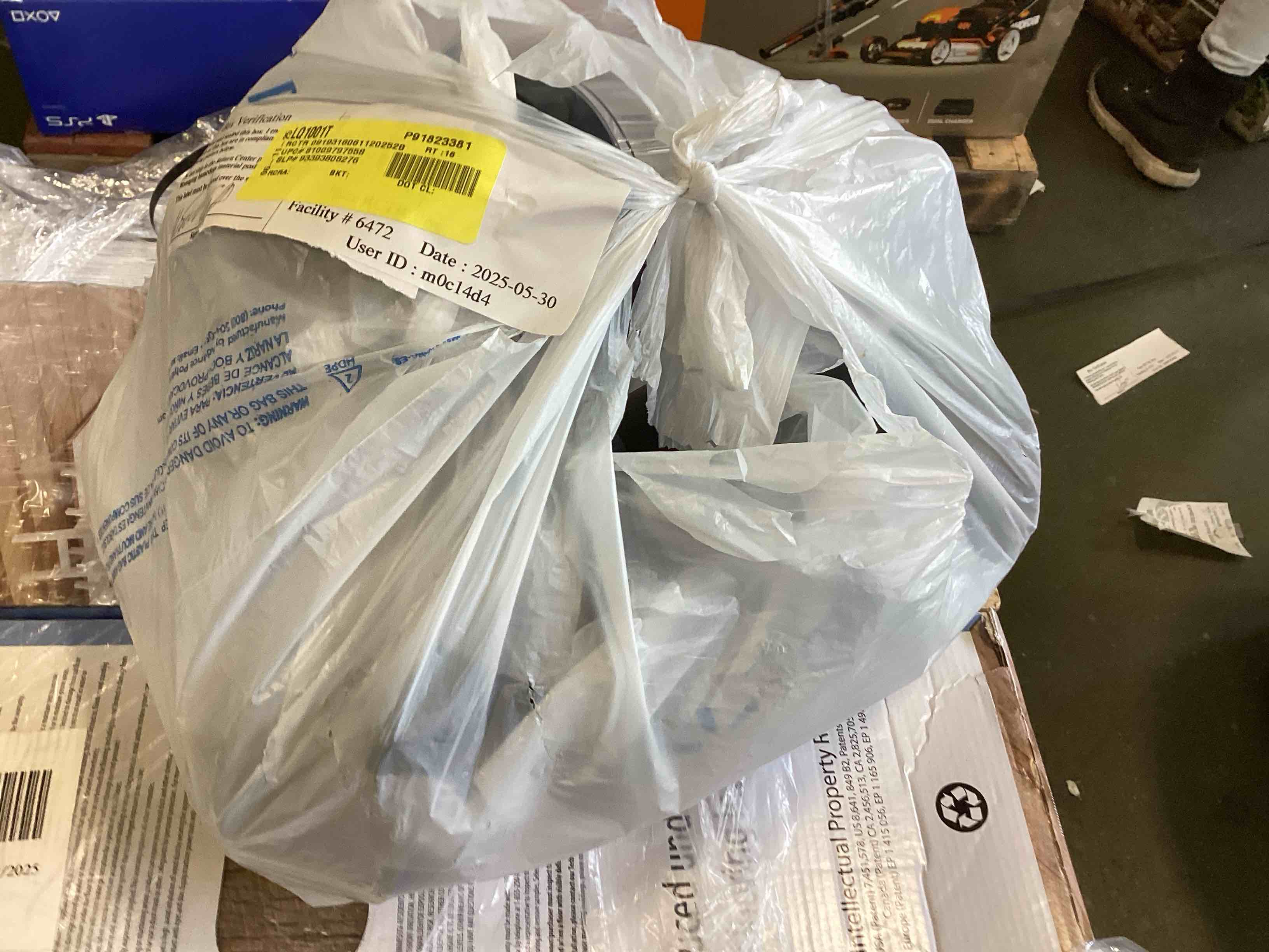 https://s3.amazonaws.com/lotting-images-prod/bidfta/PPE3445667_1750430952806.jpeg