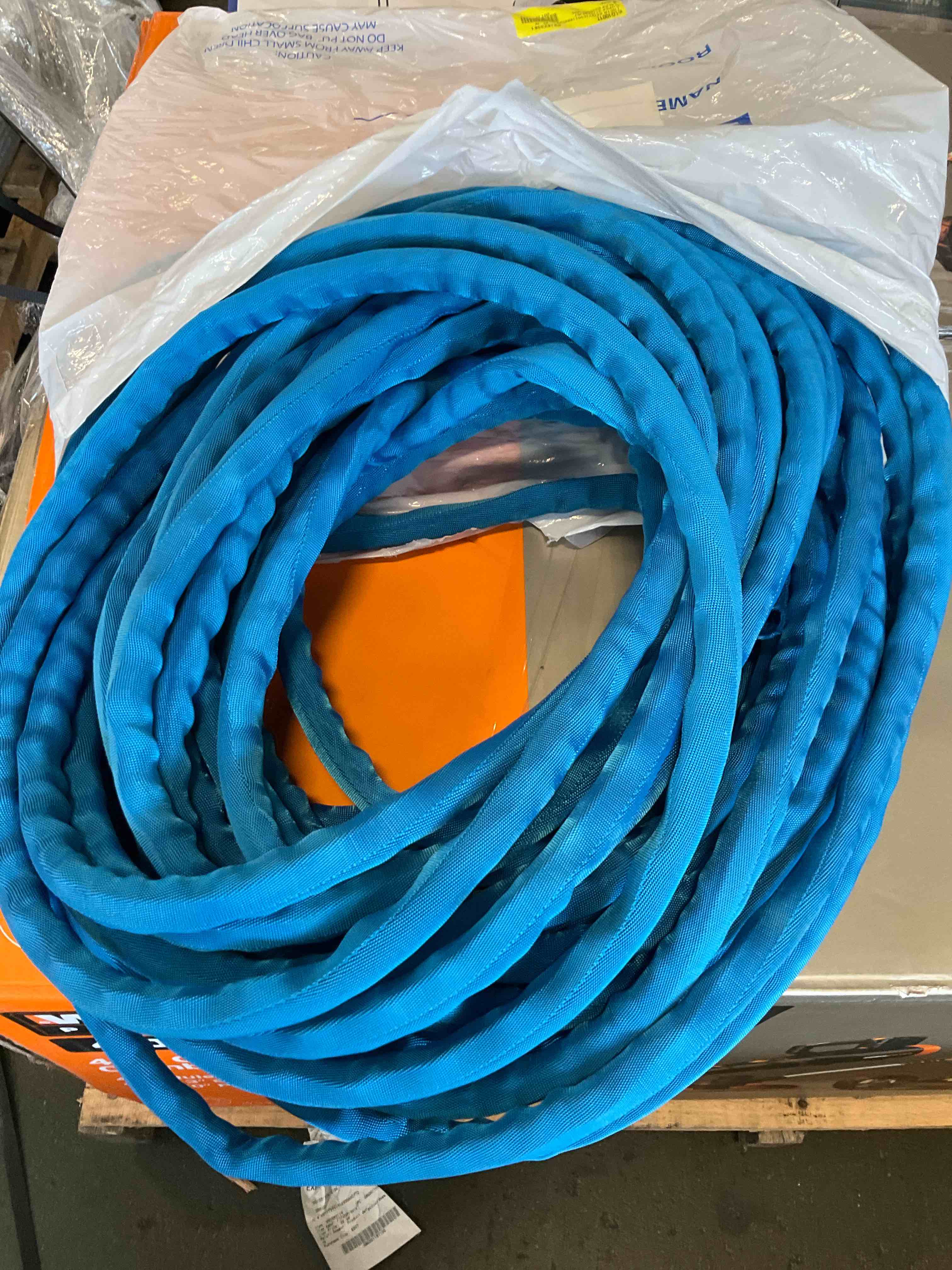 https://s3.amazonaws.com/lotting-images-prod/bidfta/PPE3445693_1750430999886.jpeg