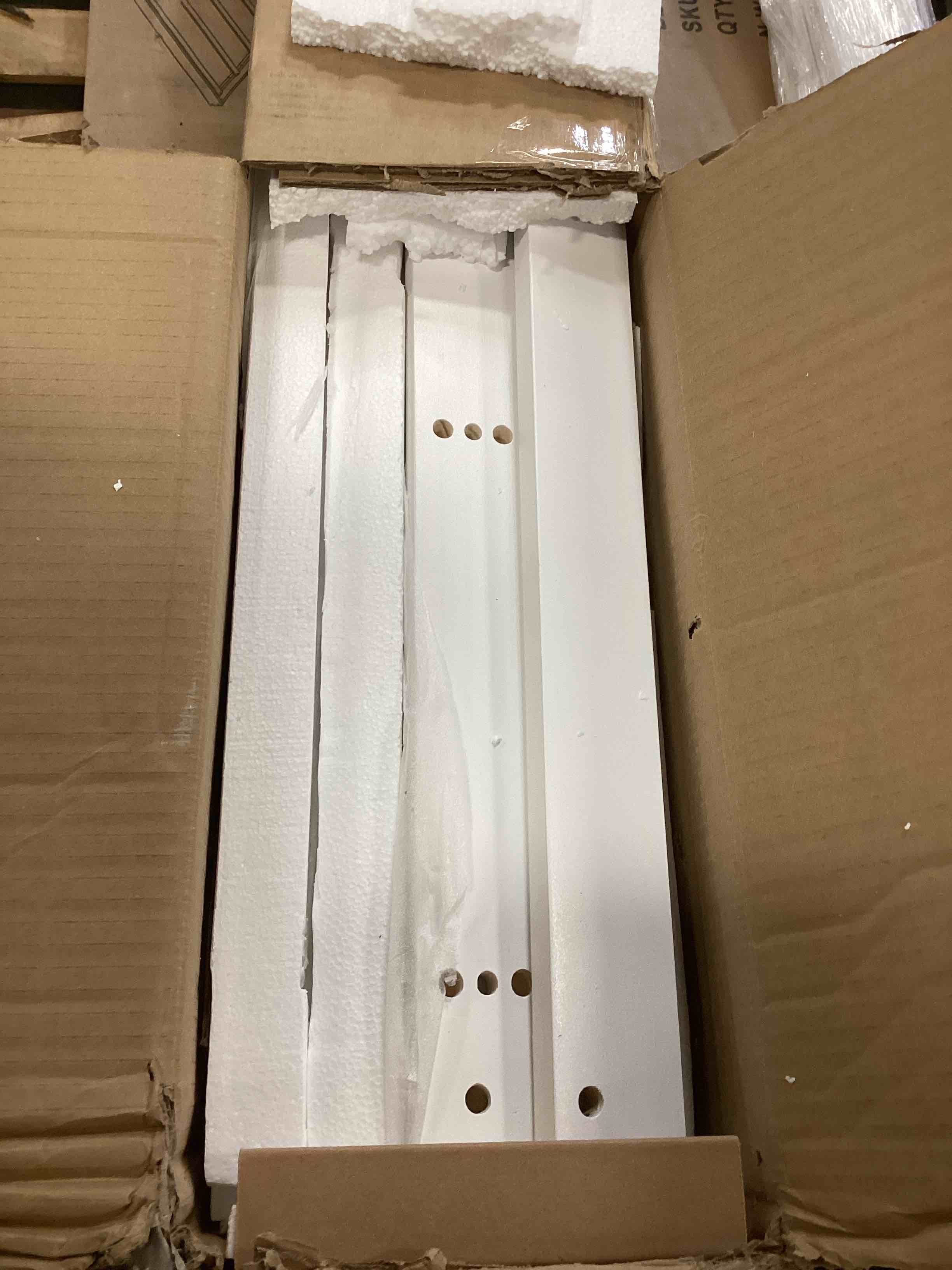 https://s3.amazonaws.com/lotting-images-prod/bidfta/PPE3445817_1750513183124.jpeg
