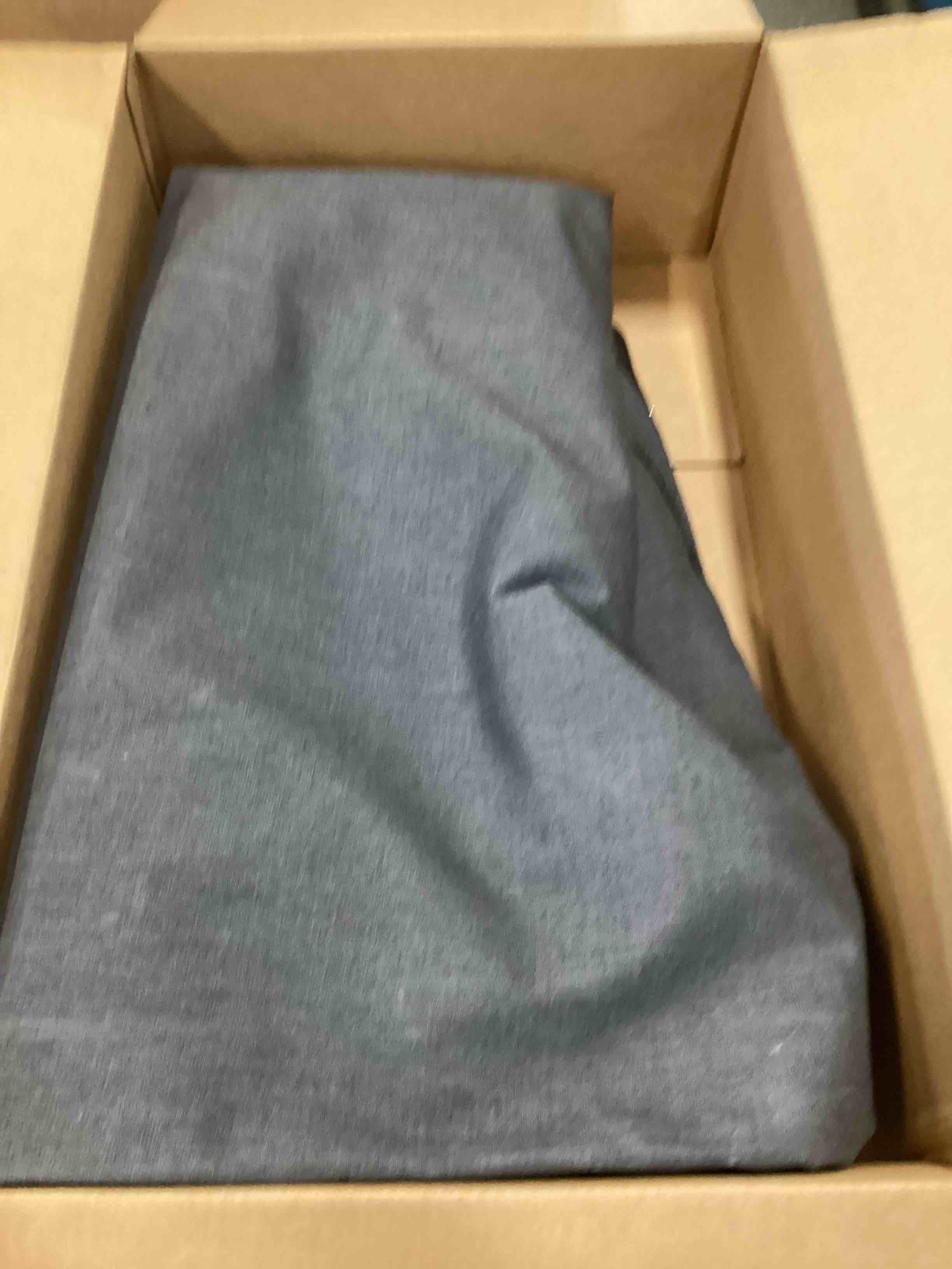 https://s3.amazonaws.com/lotting-images-prod/bidfta/PPE3454367_1749562851468.jpeg