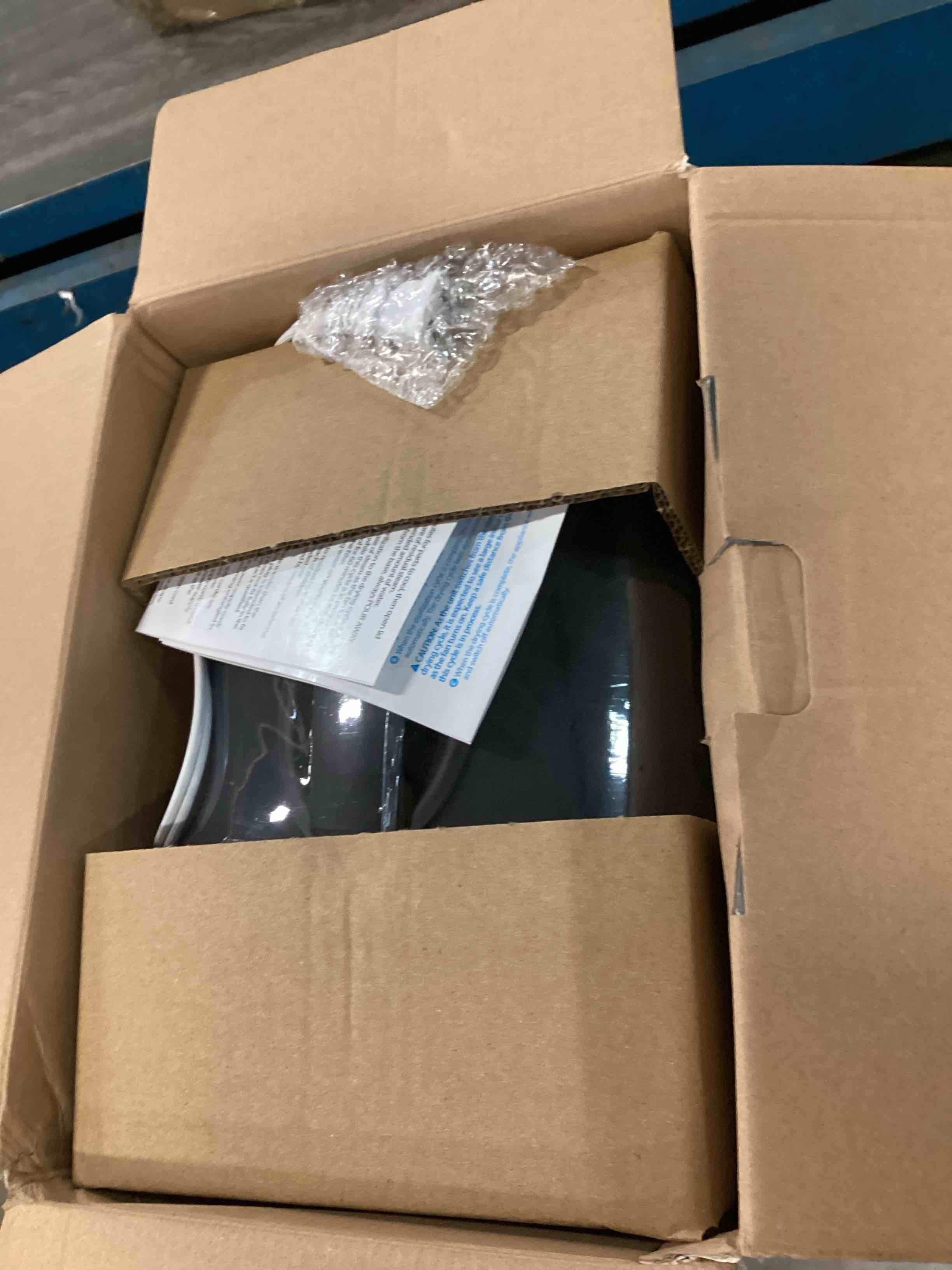 https://s3.amazonaws.com/lotting-images-prod/bidfta/PPE3455202_1749907563729.jpeg
