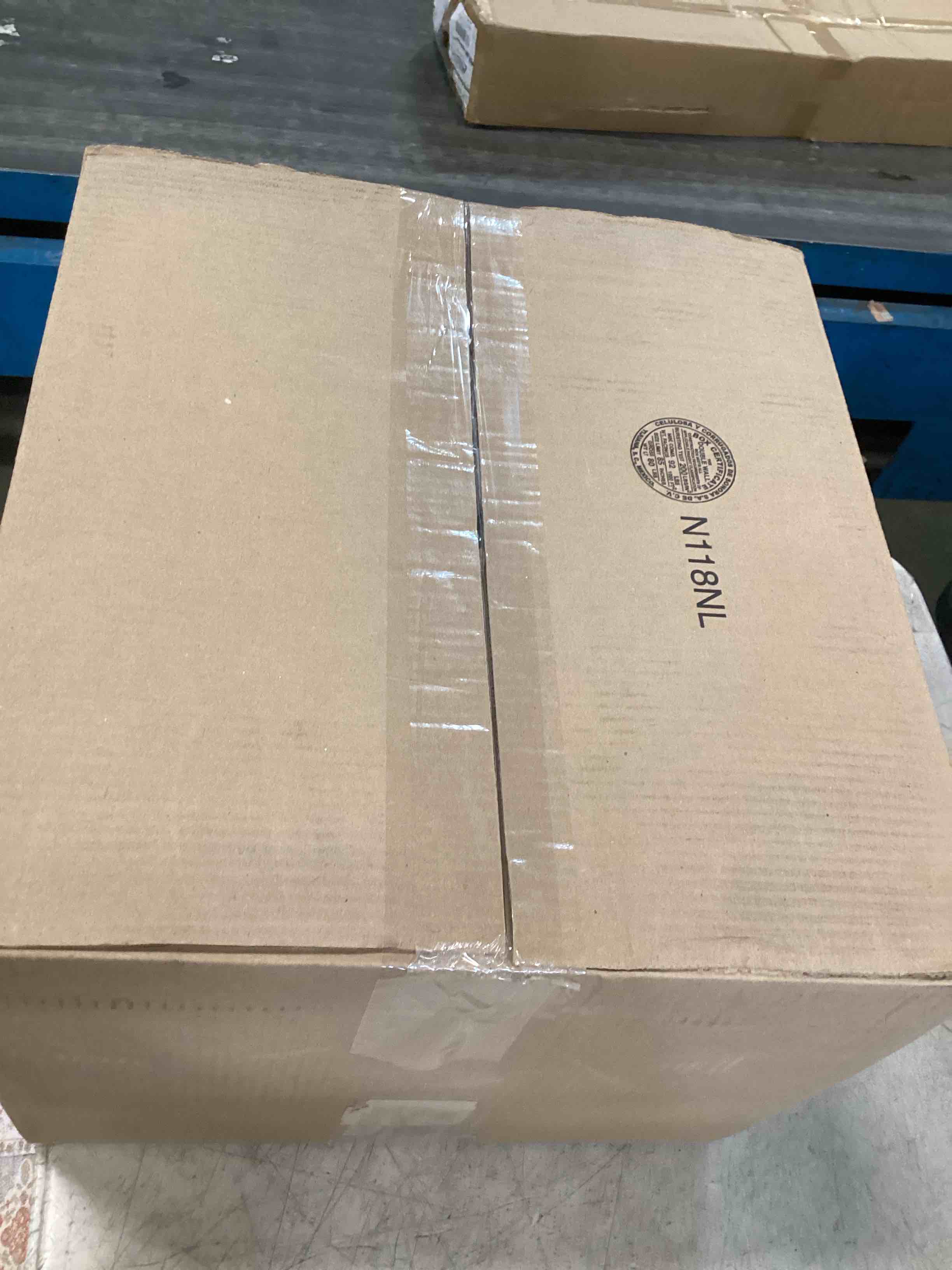 https://s3.amazonaws.com/lotting-images-prod/bidfta/PPE3455983_1750346620782.jpeg