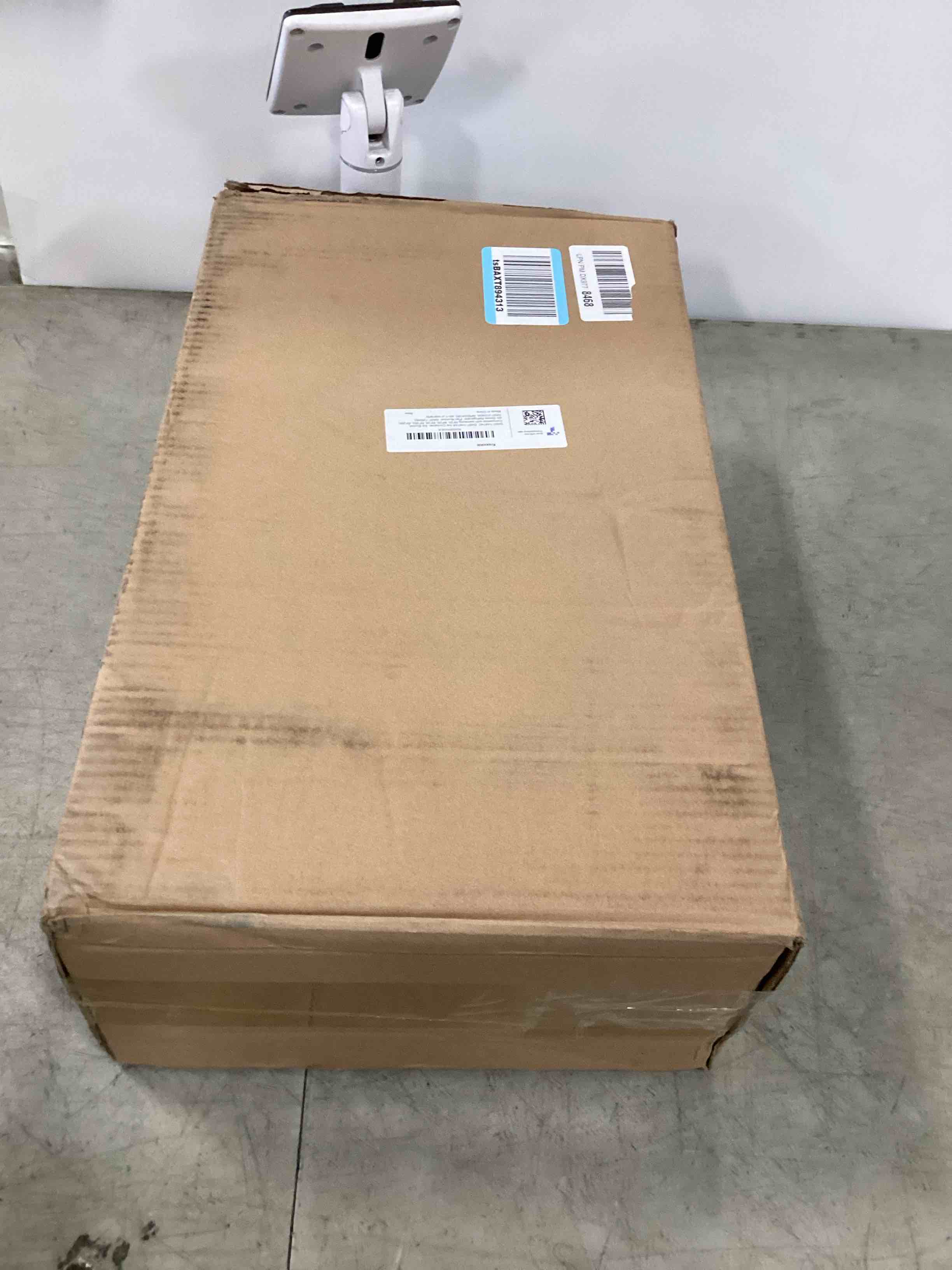 https://s3.amazonaws.com/lotting-images-prod/bidfta/PPE3457261_1749913860517.jpeg