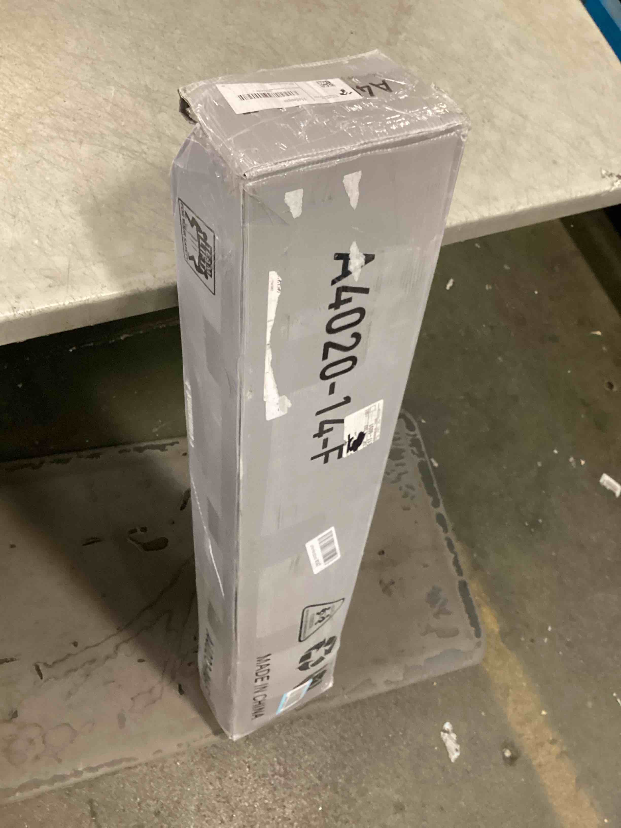 https://s3.amazonaws.com/lotting-images-prod/bidfta/PPE3457346_1749928239991.jpeg