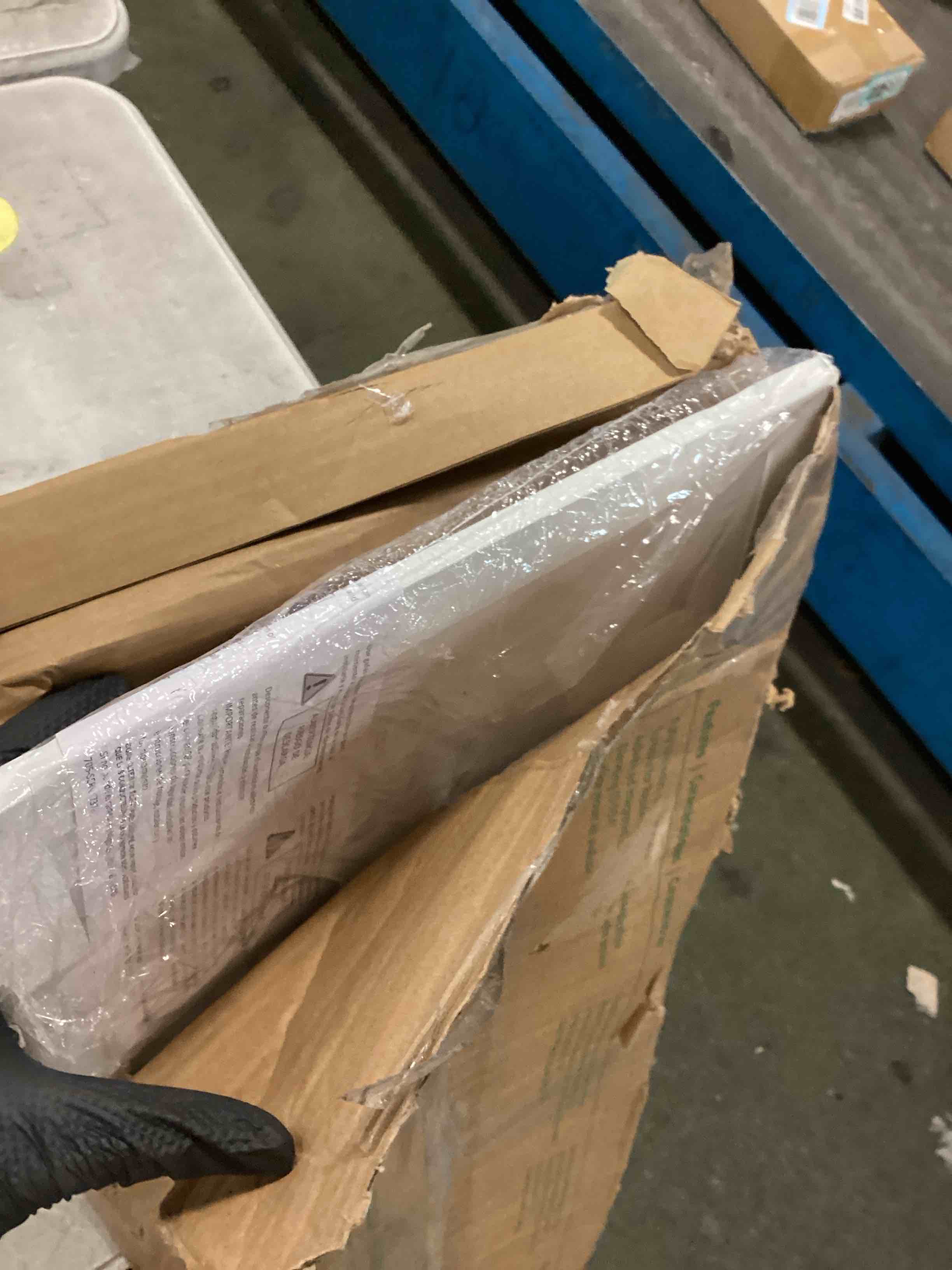 https://s3.amazonaws.com/lotting-images-prod/bidfta/PPE3459366_1751028393273.jpeg
