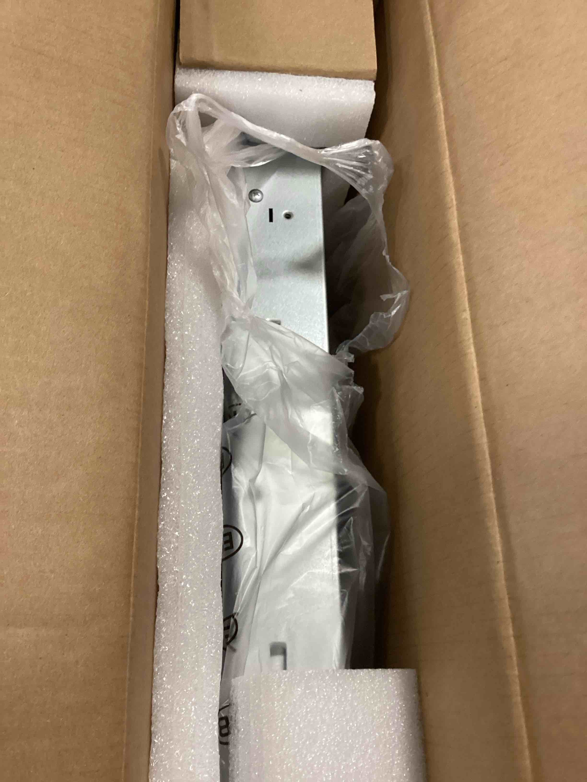 https://s3.amazonaws.com/lotting-images-prod/bidfta/PPE3459444_1751037613317.jpeg