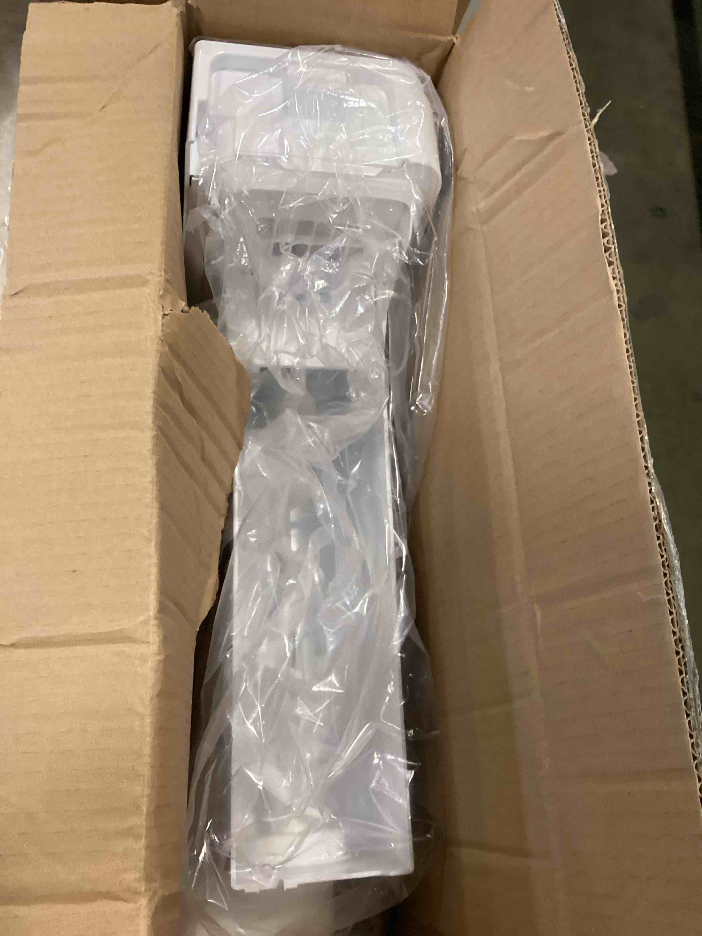 https://s3.amazonaws.com/lotting-images-prod/bidfta/PPE3459644_1751289628445.jpeg