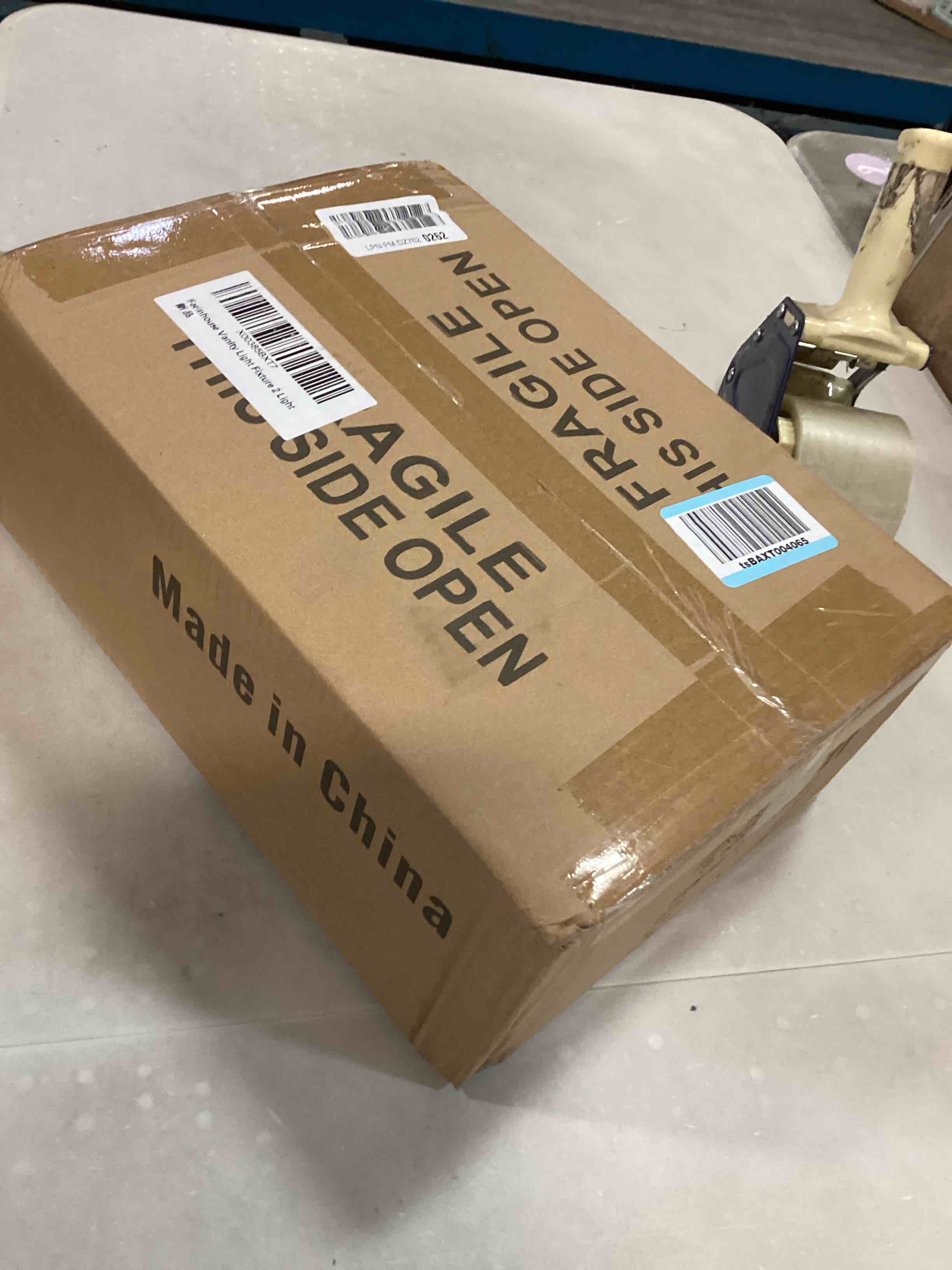 https://s3.amazonaws.com/lotting-images-prod/bidfta/PPE3461748_1751285253924.jpeg