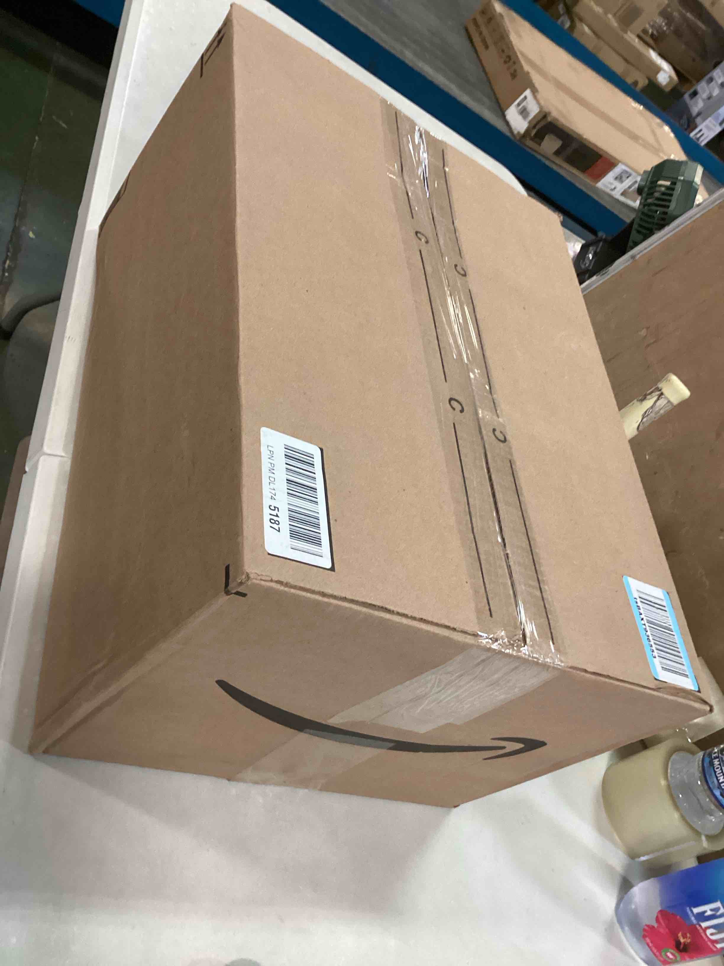 https://s3.amazonaws.com/lotting-images-prod/bidfta/PPE3461810_1751293662381.jpeg