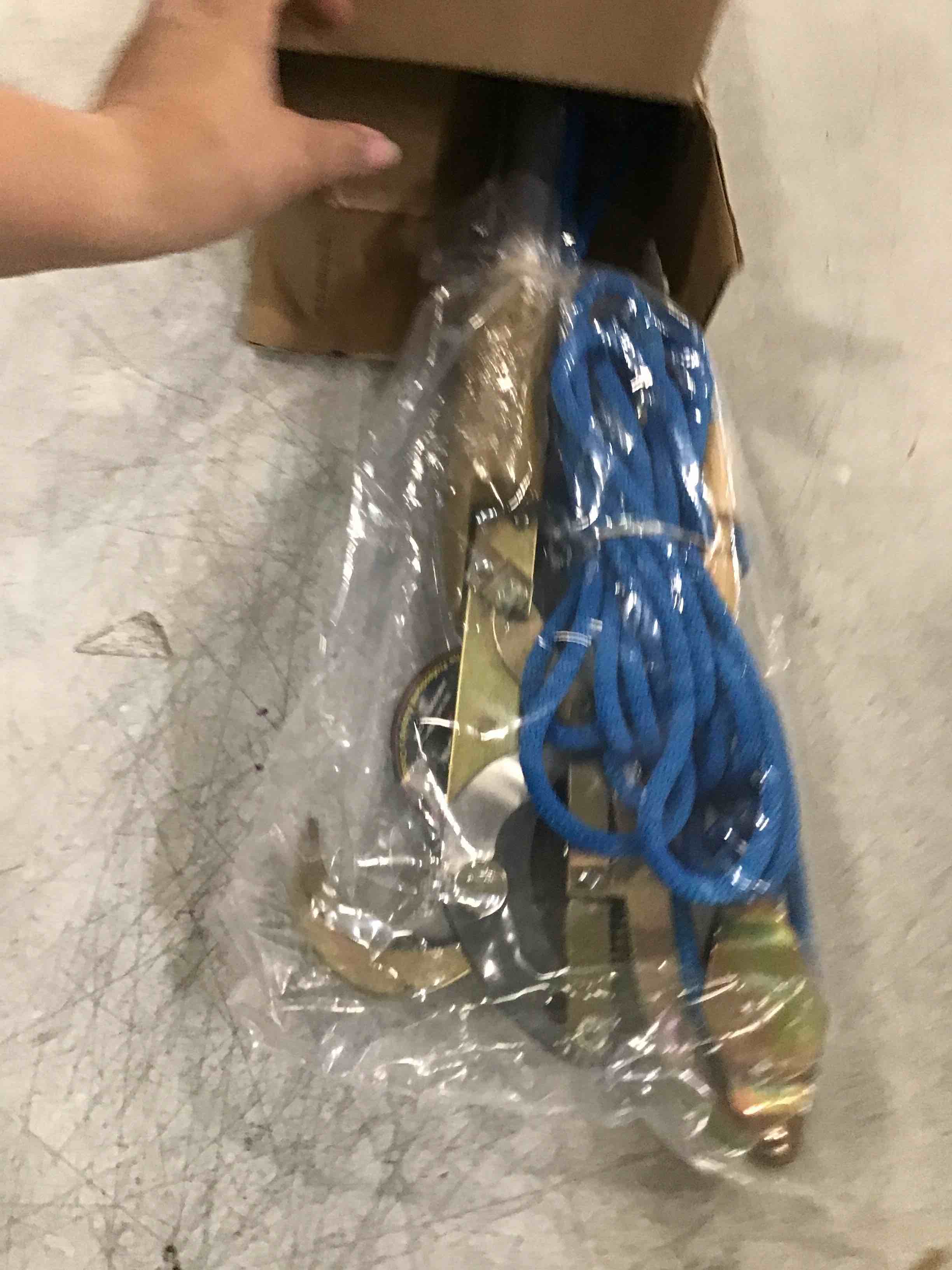 https://s3.amazonaws.com/lotting-images-prod/bidfta/PPE3463320_1751032187897.jpeg