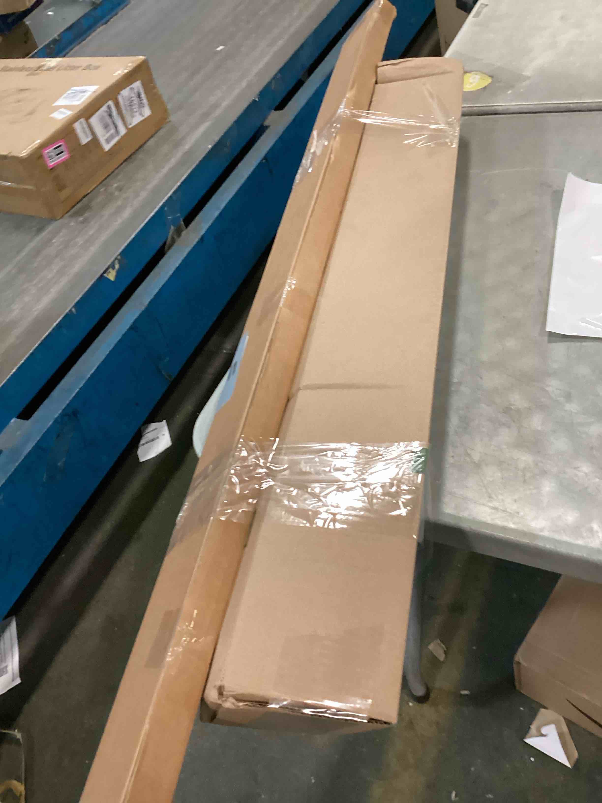 https://s3.amazonaws.com/lotting-images-prod/bidfta/PPE3466117_1749307934274.jpeg