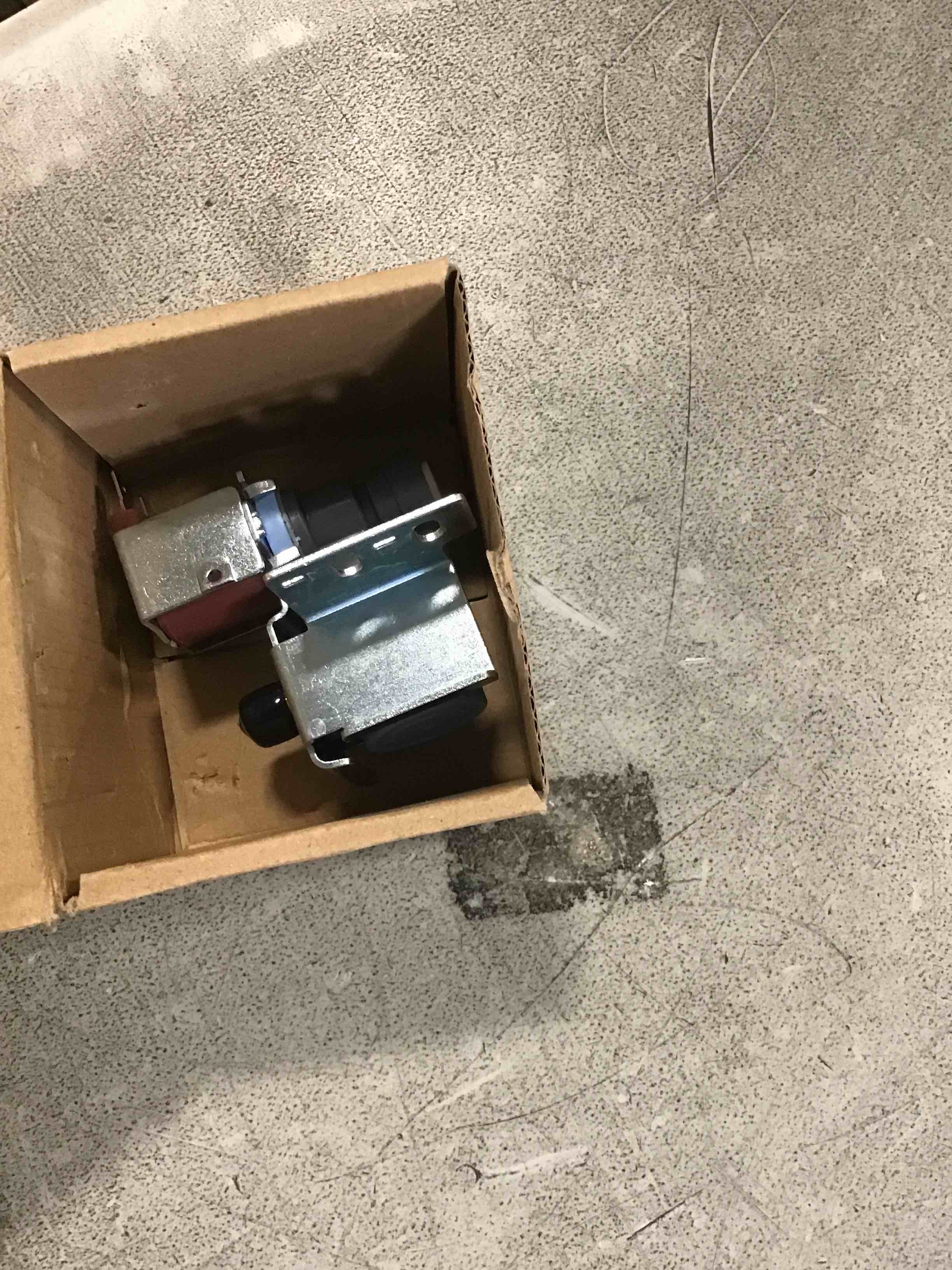 https://s3.amazonaws.com/lotting-images-prod/bidfta/PPE3467308_1750097530104.jpeg