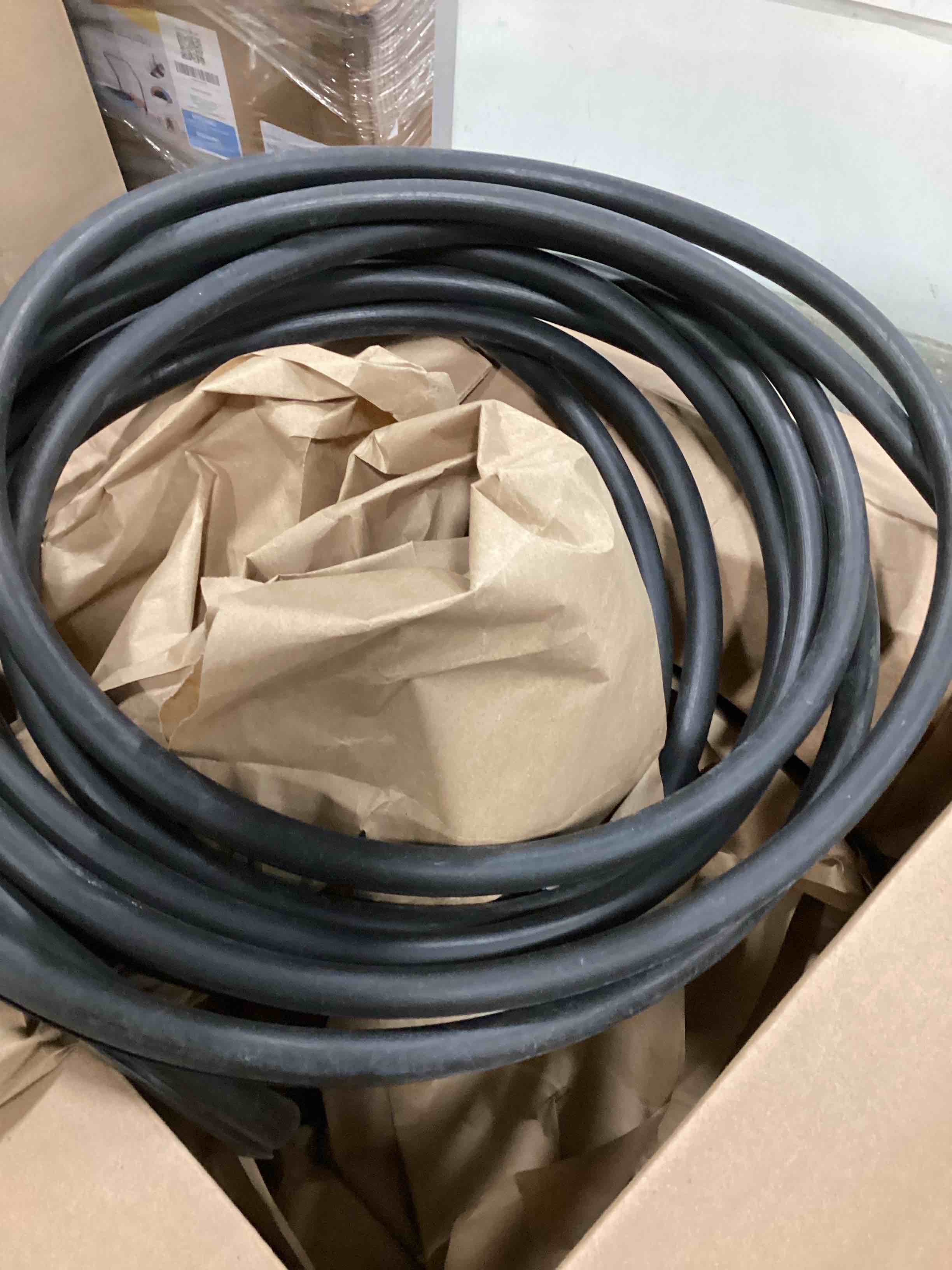 https://s3.amazonaws.com/lotting-images-prod/bidfta/PPE3467659_1750251778438.jpeg