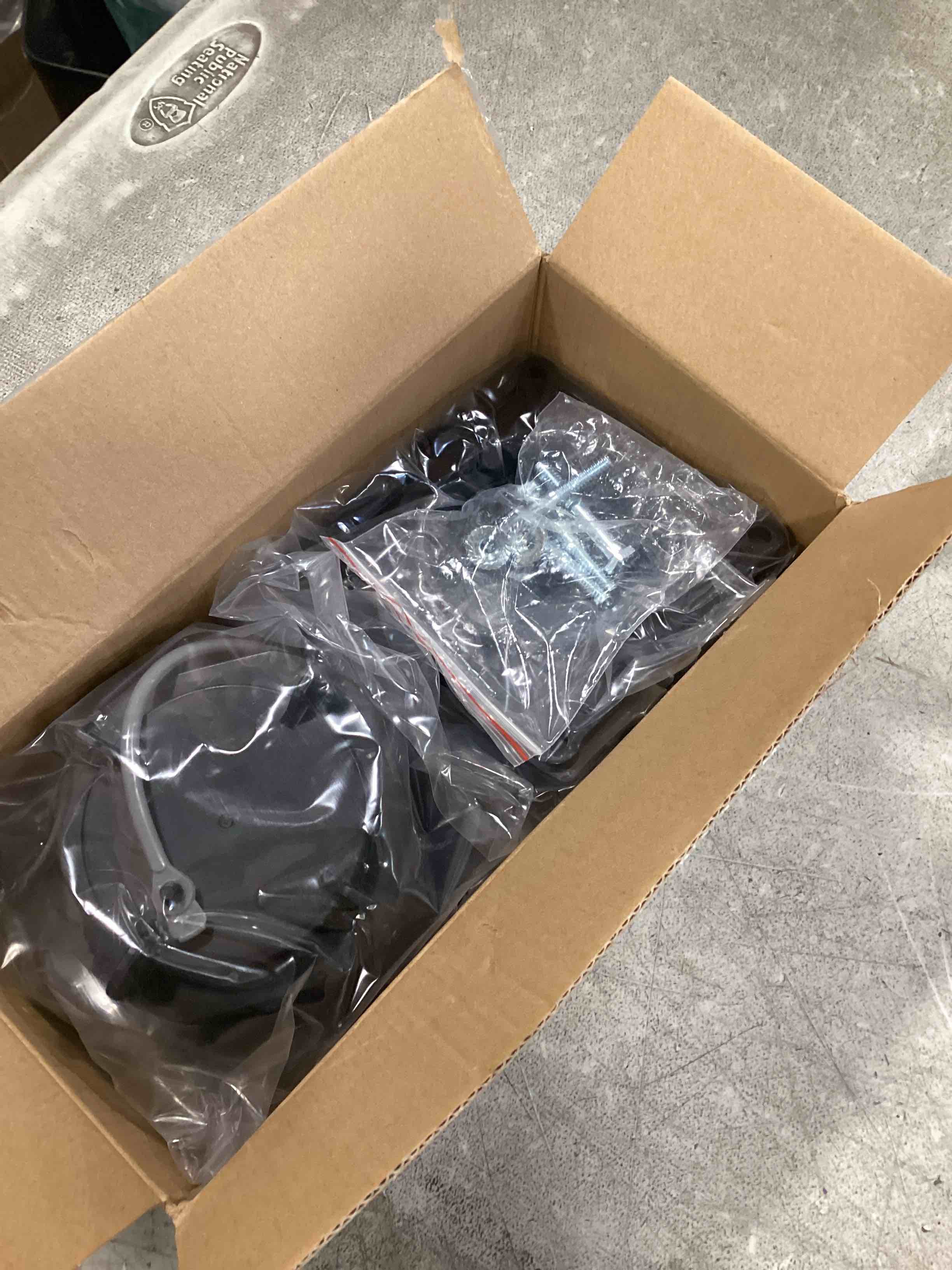 https://s3.amazonaws.com/lotting-images-prod/bidfta/PPE3467745_1750259764911.jpeg