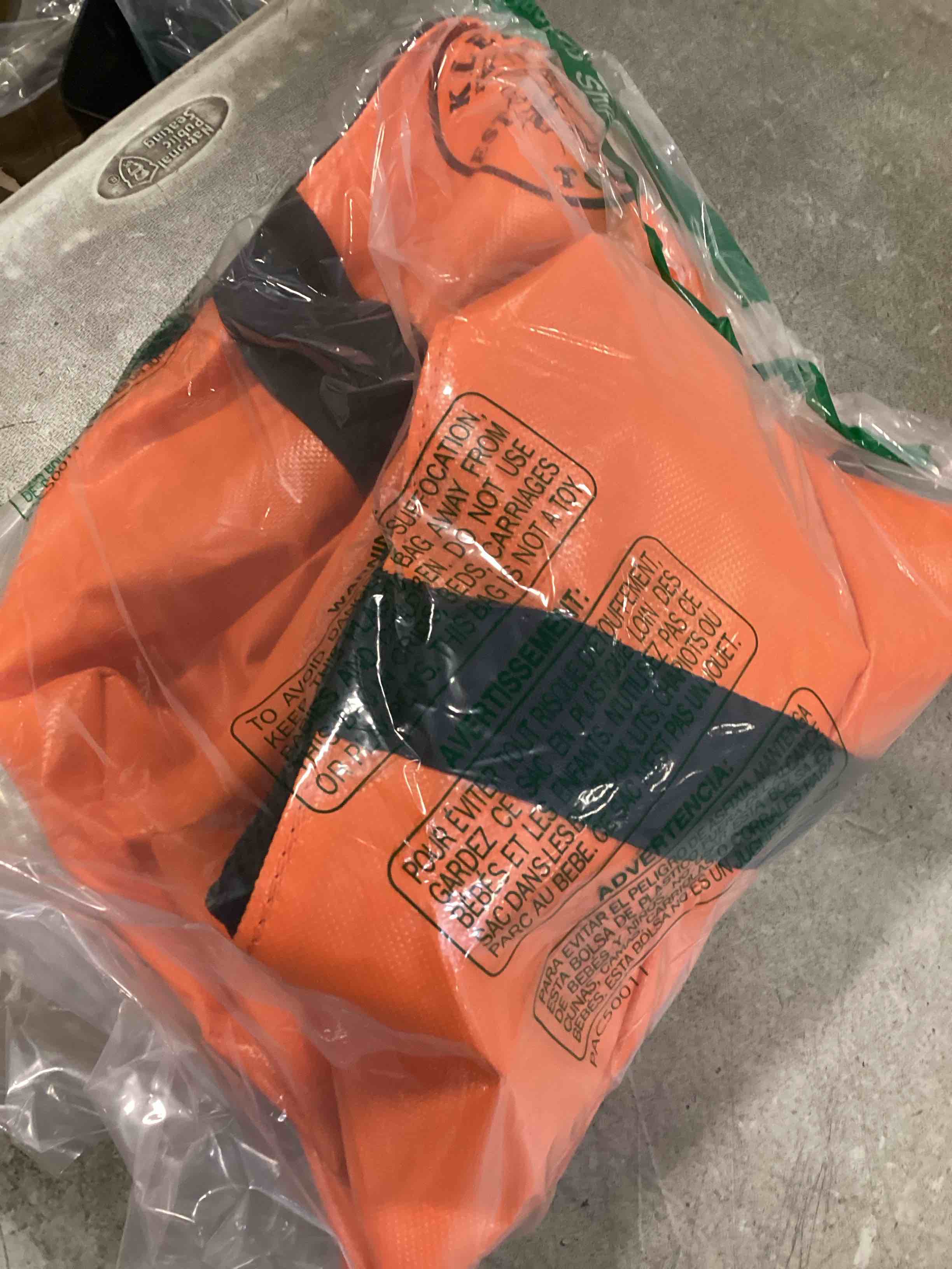 https://s3.amazonaws.com/lotting-images-prod/bidfta/PPE3467749_1750259995874.jpeg