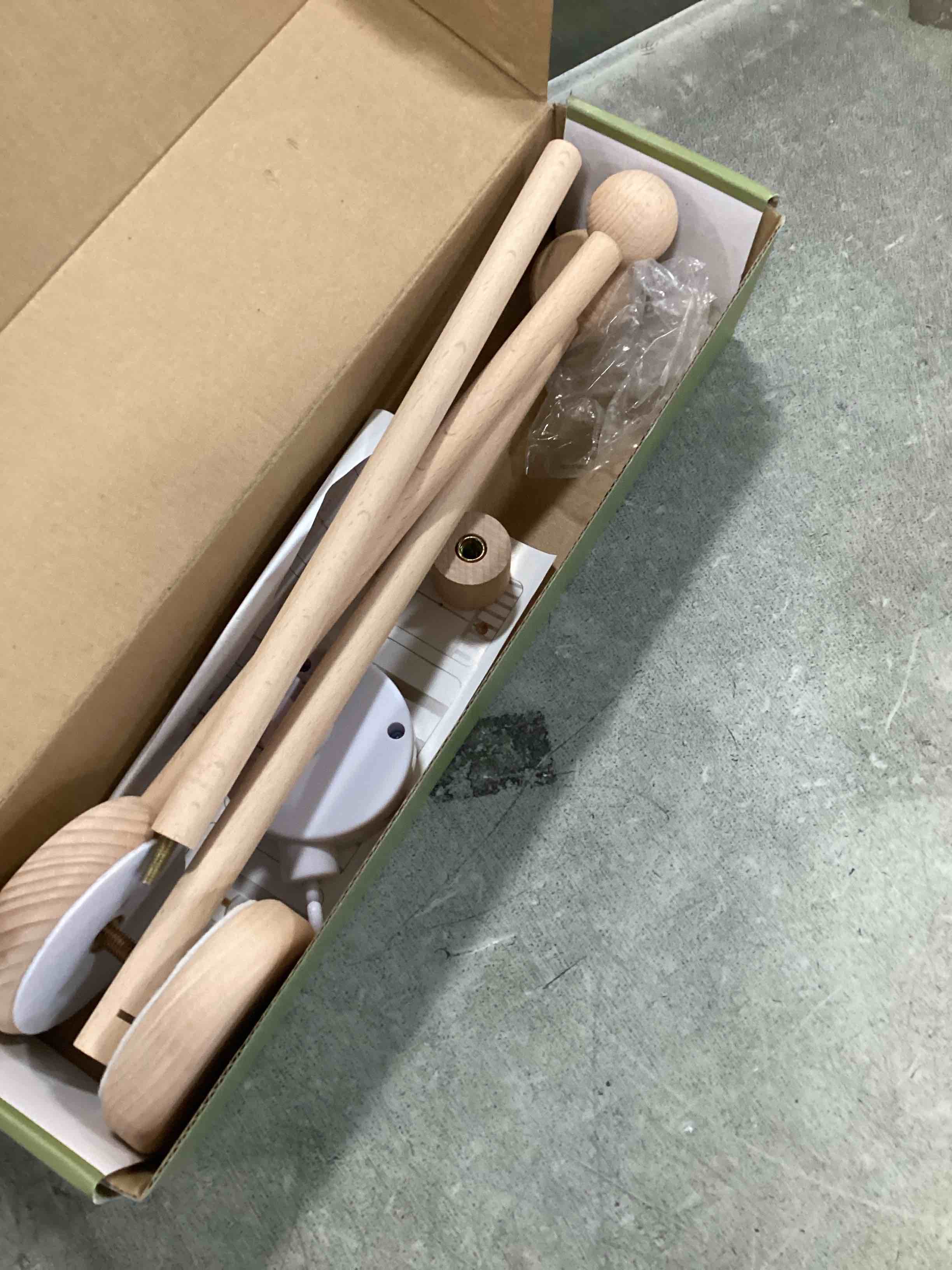 https://s3.amazonaws.com/lotting-images-prod/bidfta/PPE3467816_1750268617117.jpeg