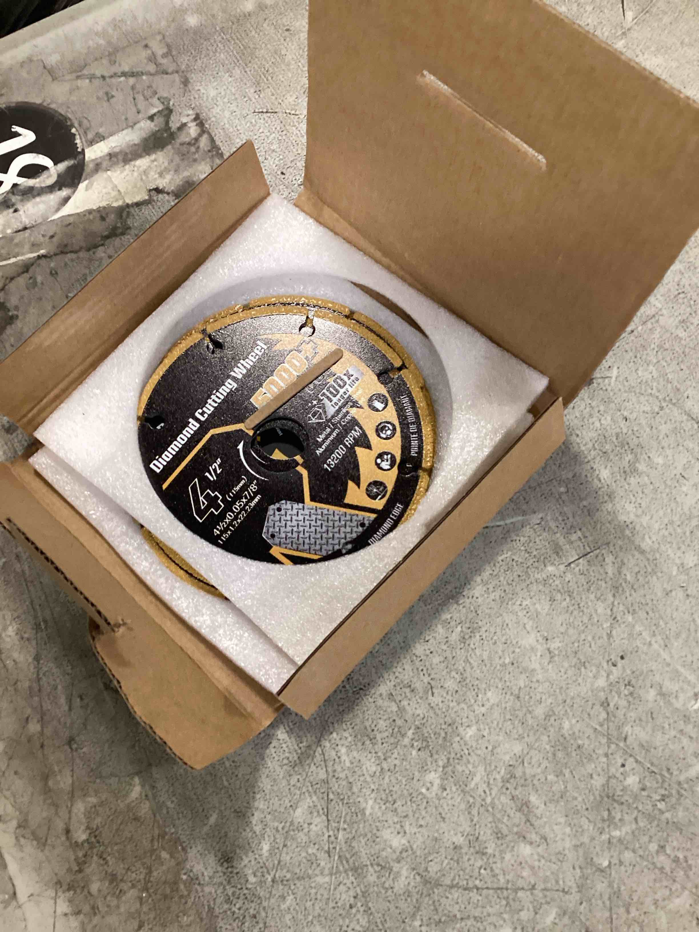 https://s3.amazonaws.com/lotting-images-prod/bidfta/PPE3467859_1750274747818.jpeg