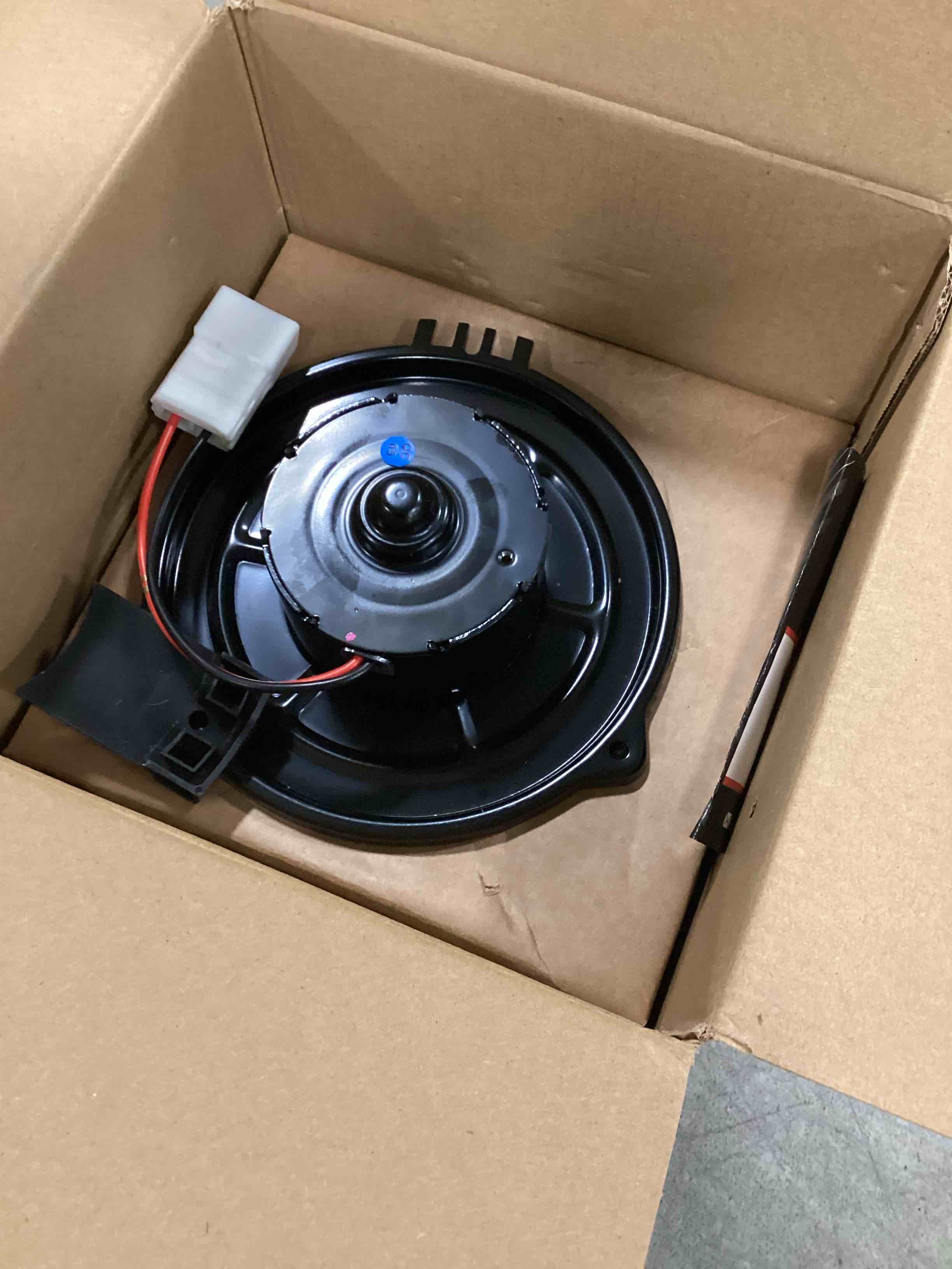 https://s3.amazonaws.com/lotting-images-prod/bidfta/PPE3467900_1750335890745.jpeg