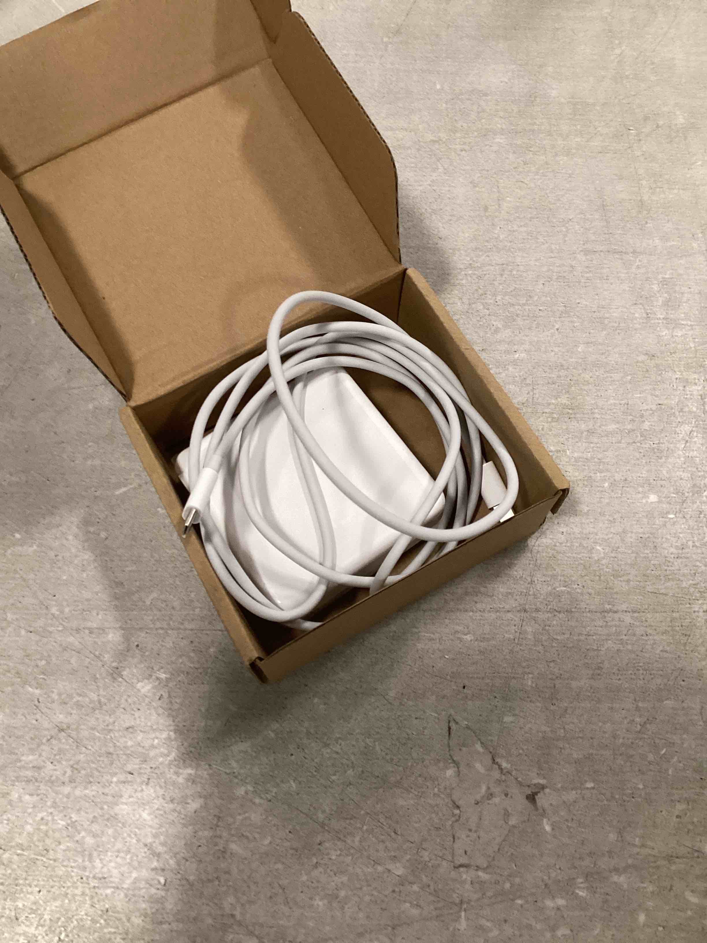 https://s3.amazonaws.com/lotting-images-prod/bidfta/PPE3468453_1750514236108.jpeg