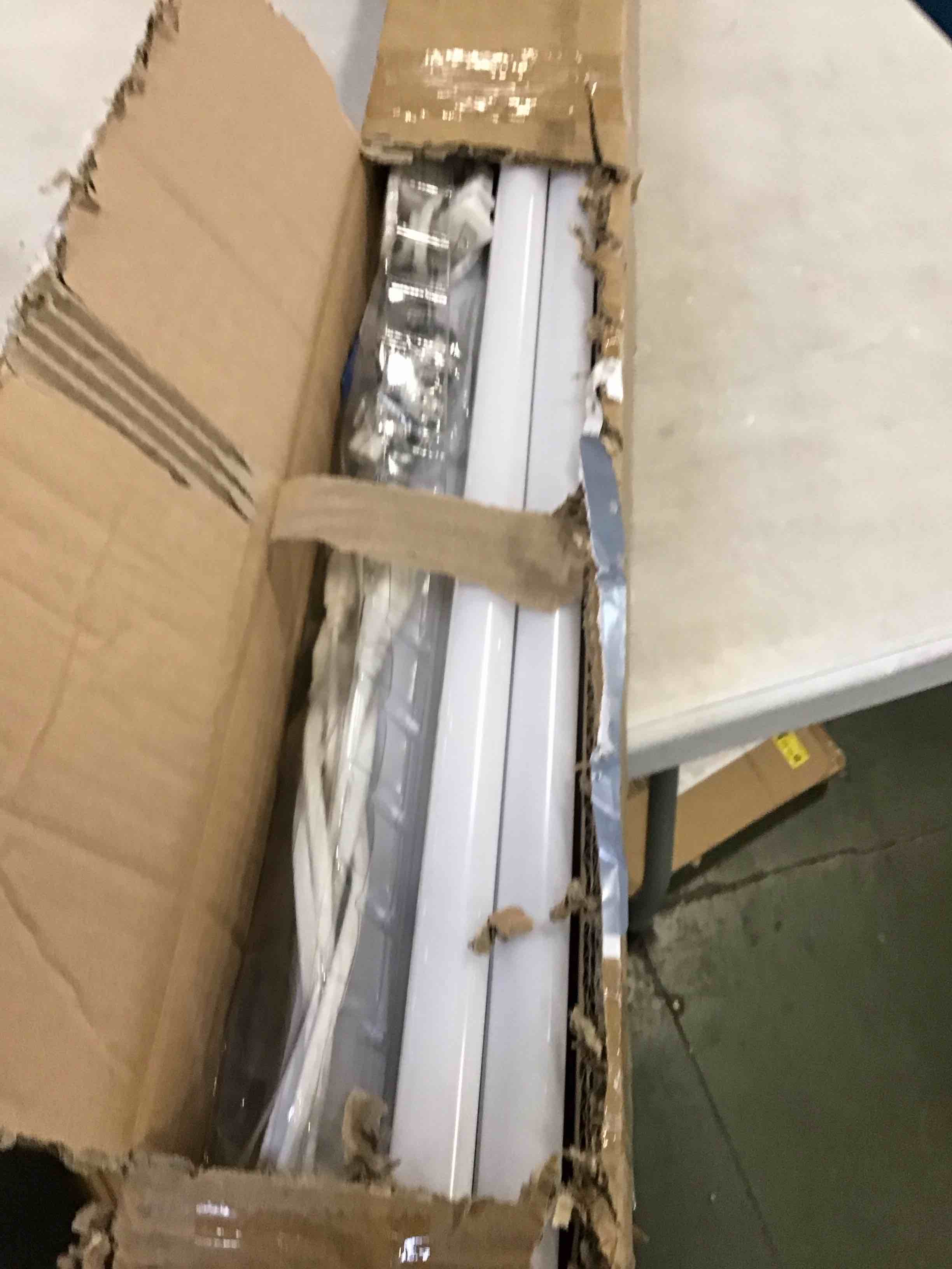 https://s3.amazonaws.com/lotting-images-prod/bidfta/PPE3470198_1751052735655.jpeg