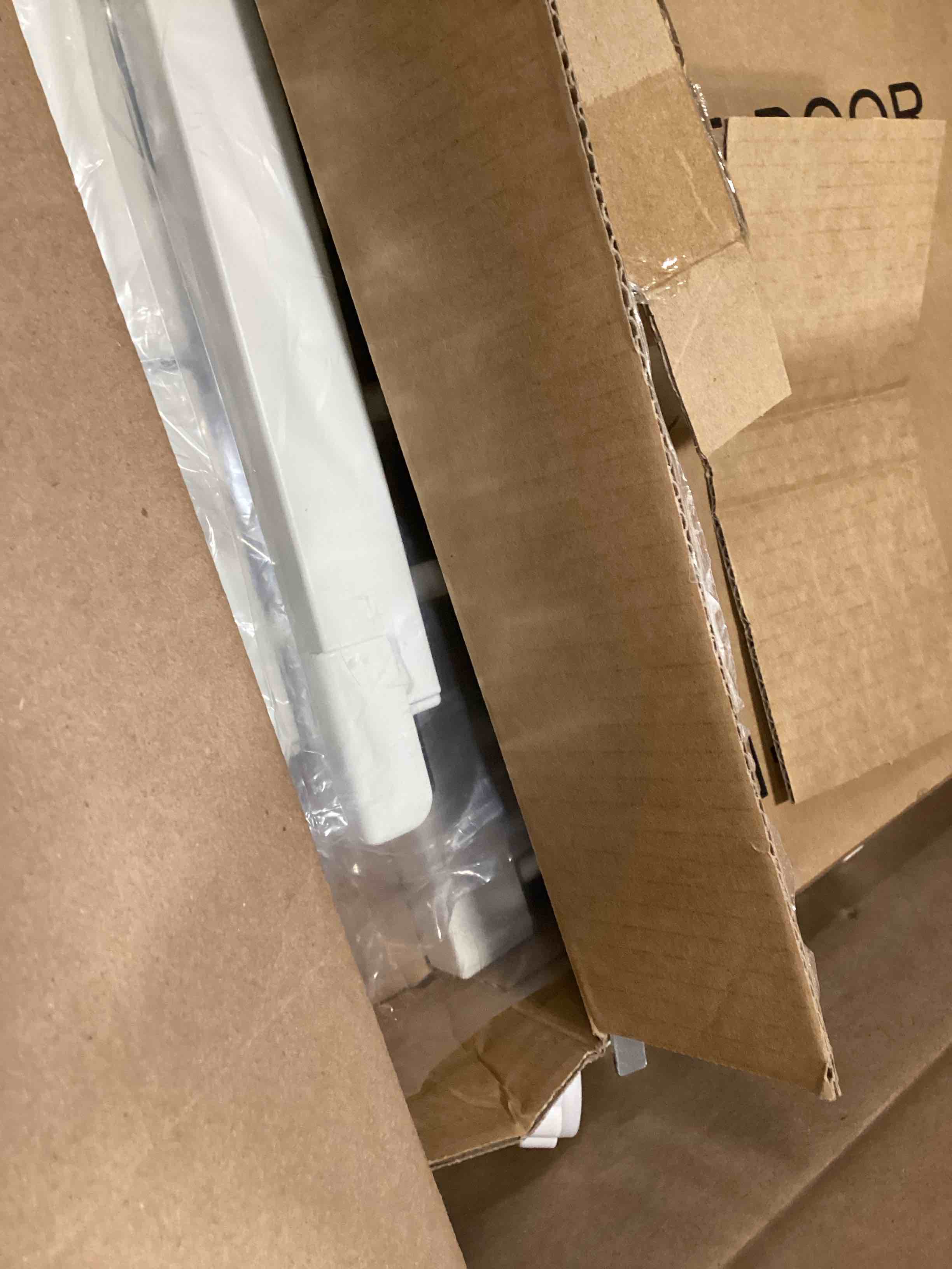 https://s3.amazonaws.com/lotting-images-prod/bidfta/PPE3472452_1749139023779.jpeg