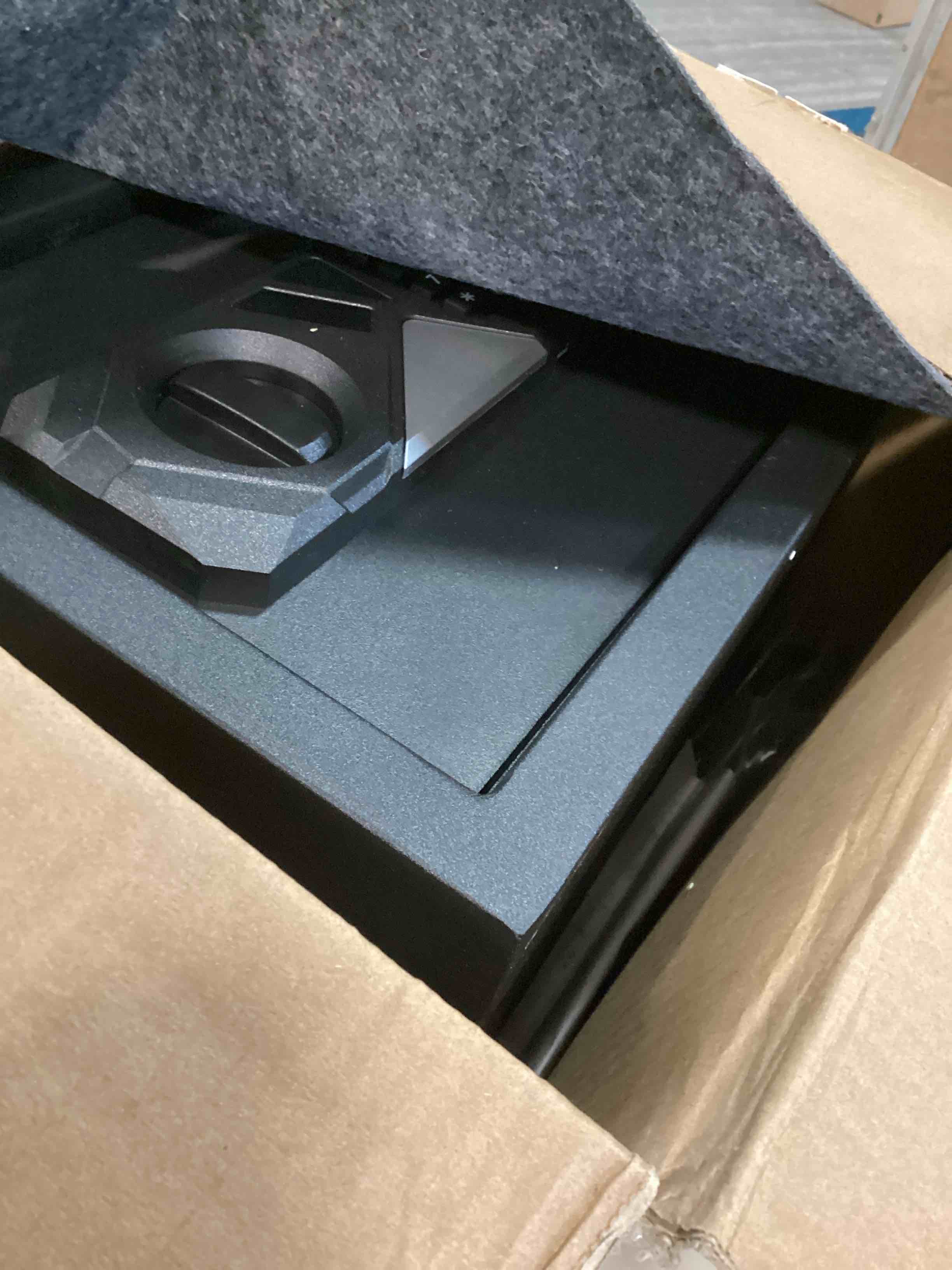 https://s3.amazonaws.com/lotting-images-prod/bidfta/PPE3474500_1749920999250.jpeg