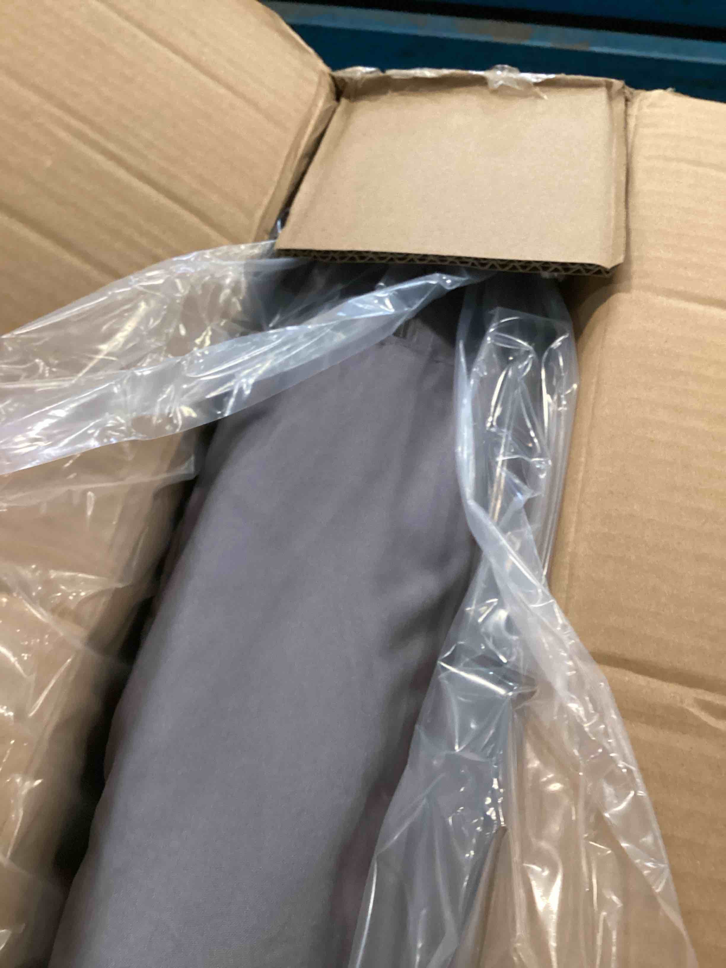 https://s3.amazonaws.com/lotting-images-prod/bidfta/PPE3477272_1749816480025.jpeg