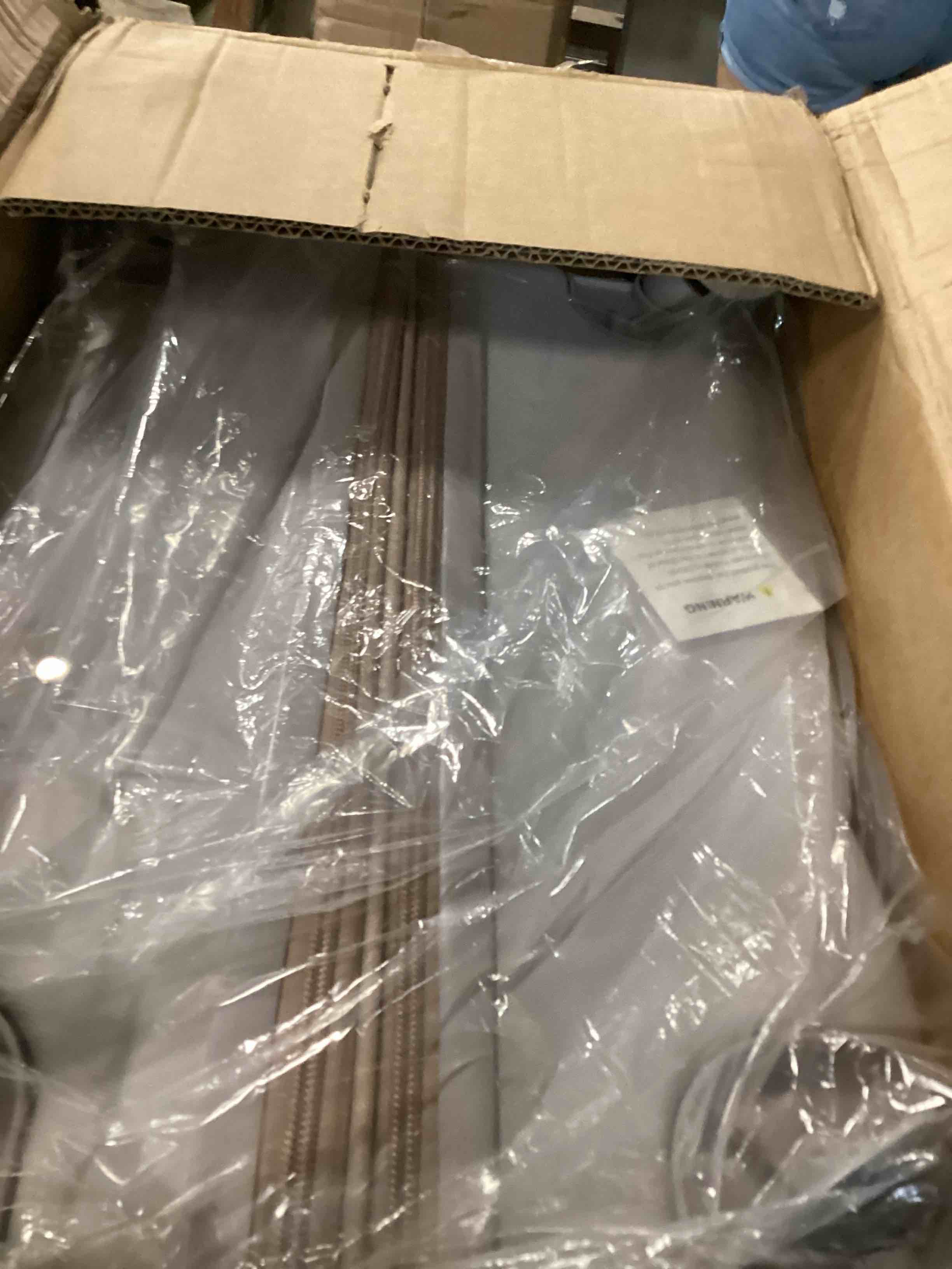 https://s3.amazonaws.com/lotting-images-prod/bidfta/PPE3477312_1749820603970.jpeg