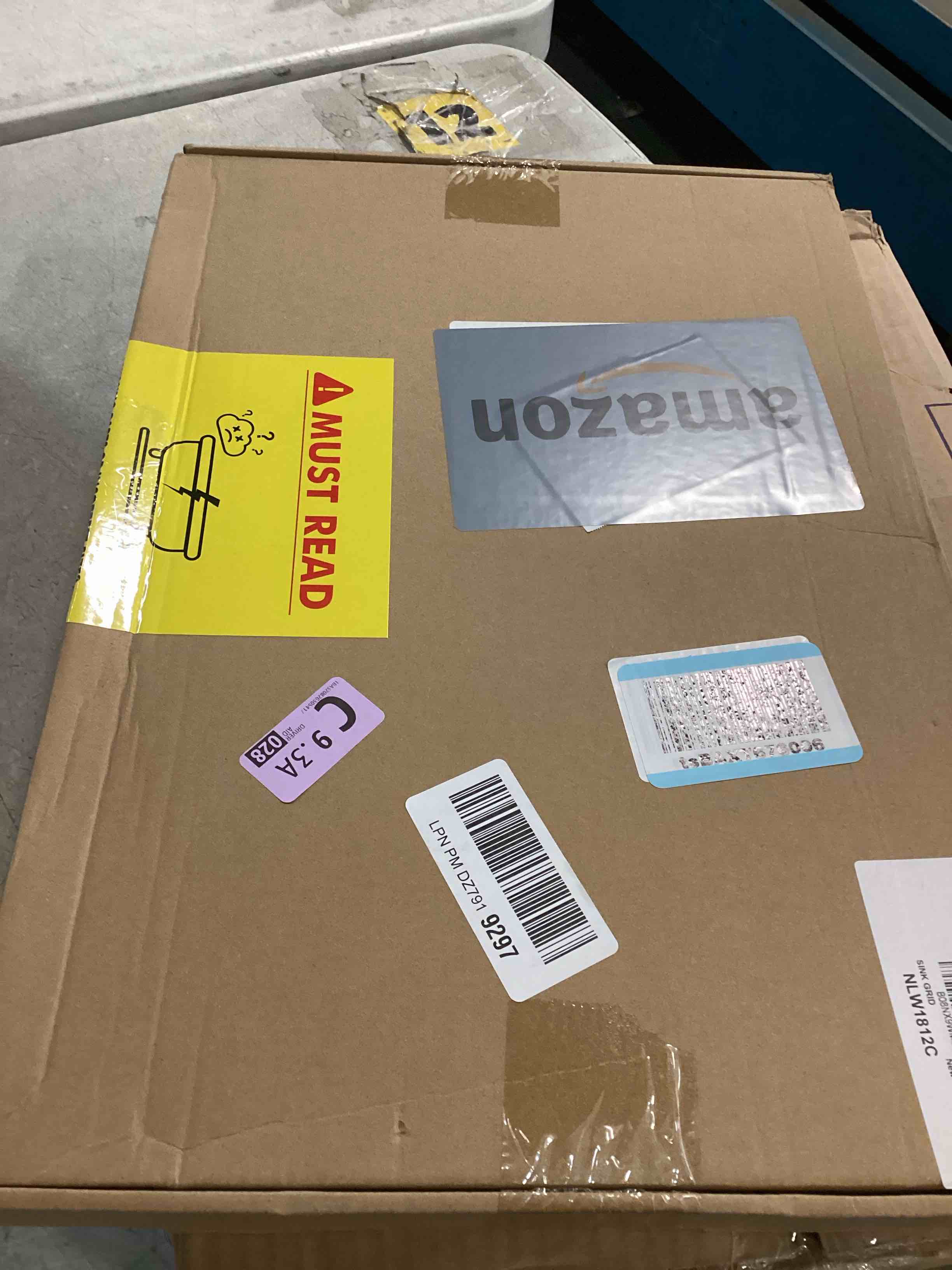 https://s3.amazonaws.com/lotting-images-prod/bidfta/PPE3477408_1749832405662.jpeg
