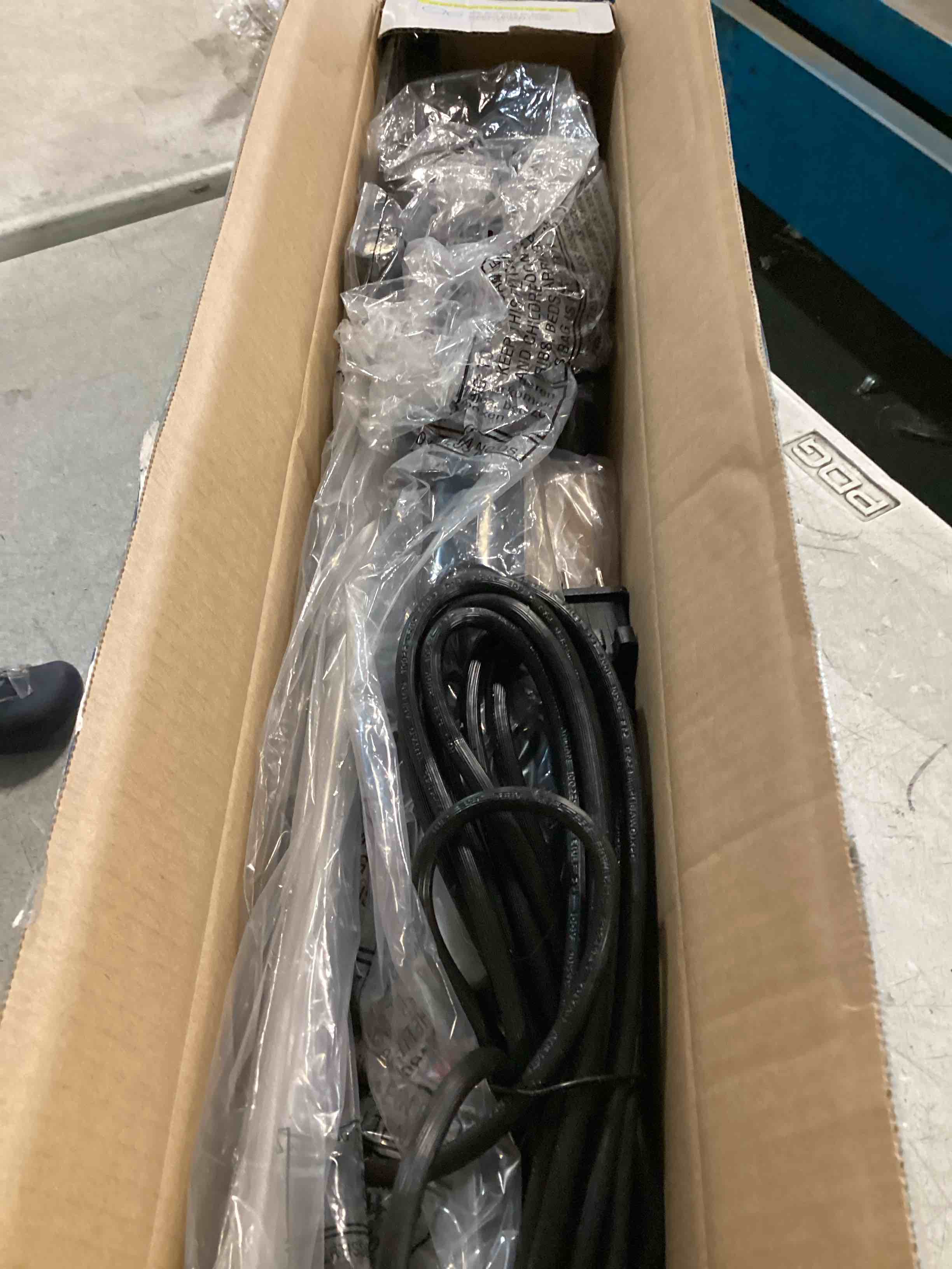 https://s3.amazonaws.com/lotting-images-prod/bidfta/PPE3477456_1749840316572.jpeg