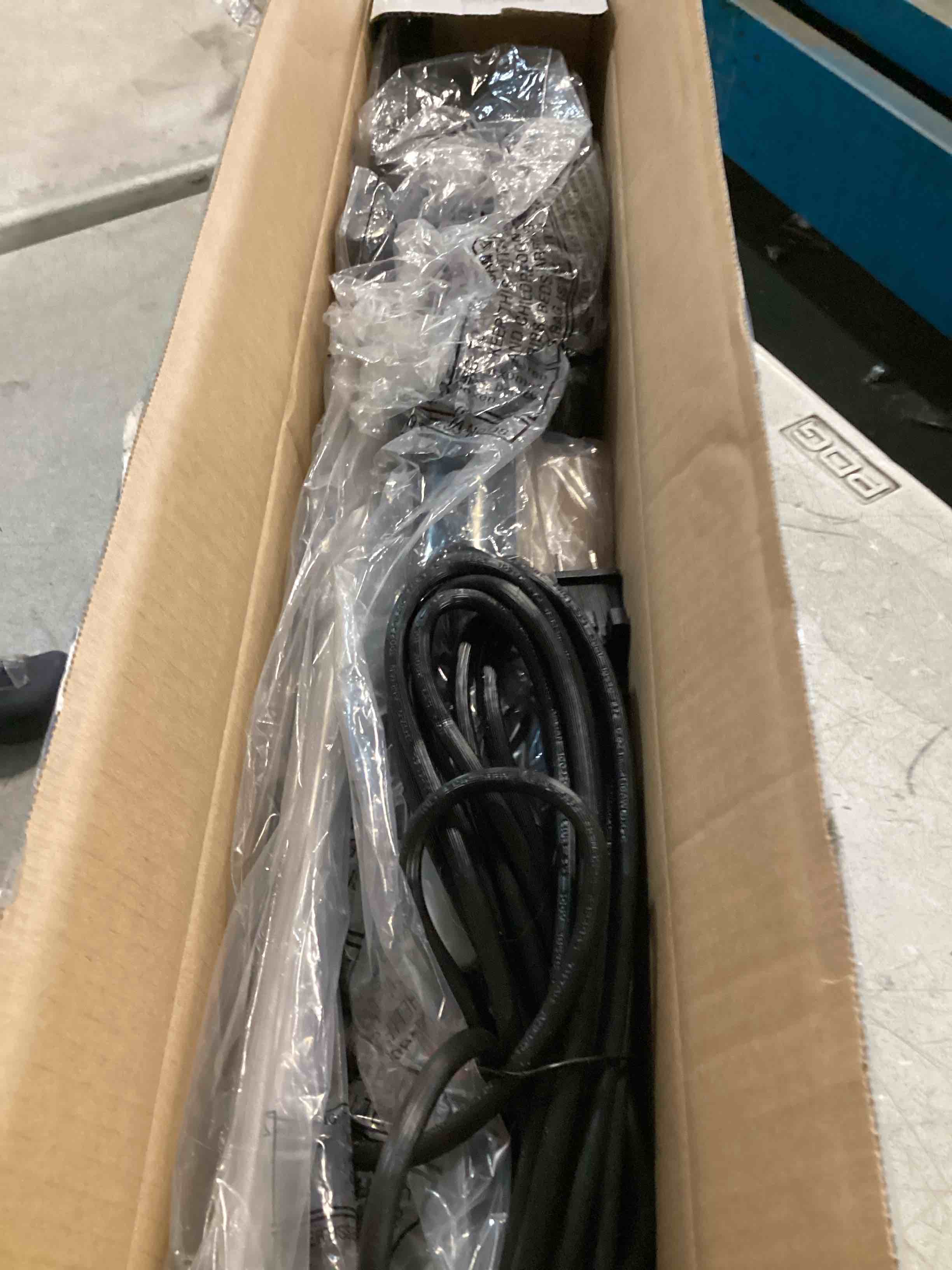 https://s3.amazonaws.com/lotting-images-prod/bidfta/PPE3477456_1749840317373.jpeg