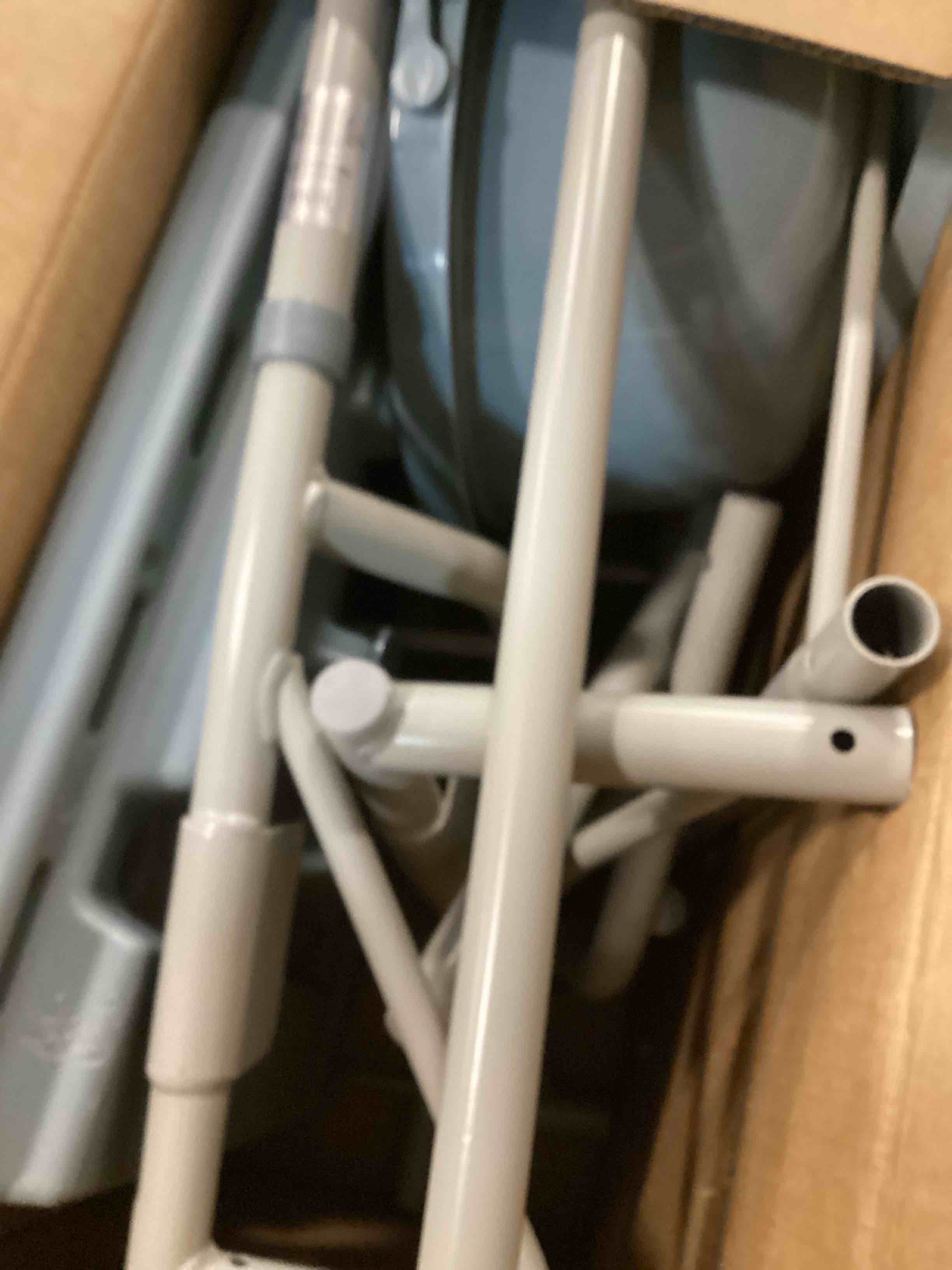 https://s3.amazonaws.com/lotting-images-prod/bidfta/PPE3477502_1749845683311.jpeg