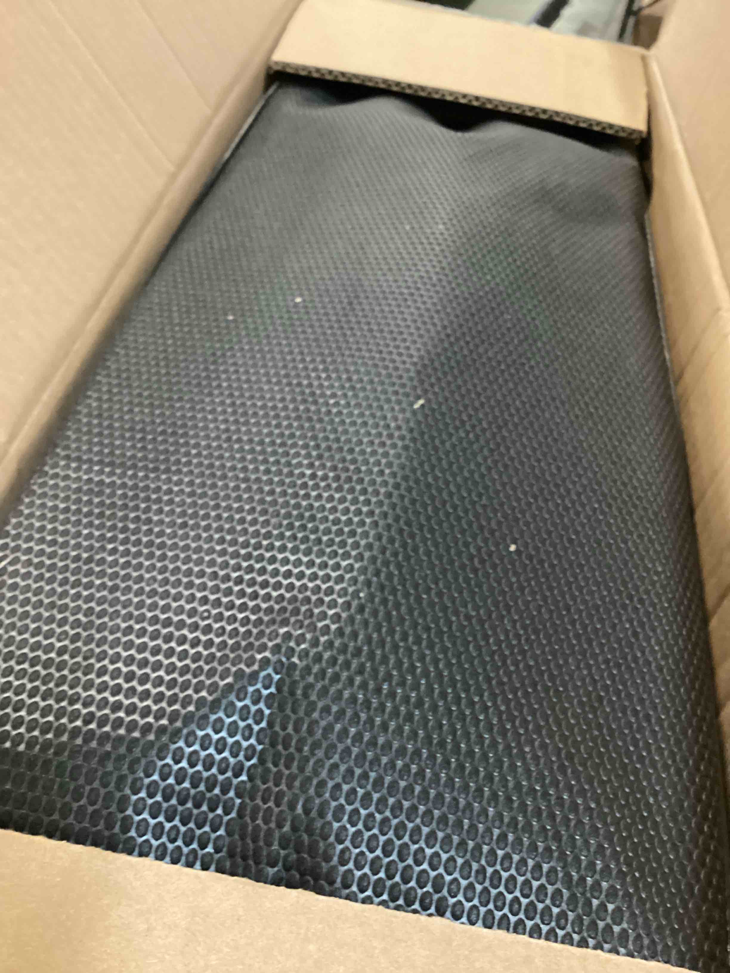 https://s3.amazonaws.com/lotting-images-prod/bidfta/PPE3477625_1749911229046.jpeg