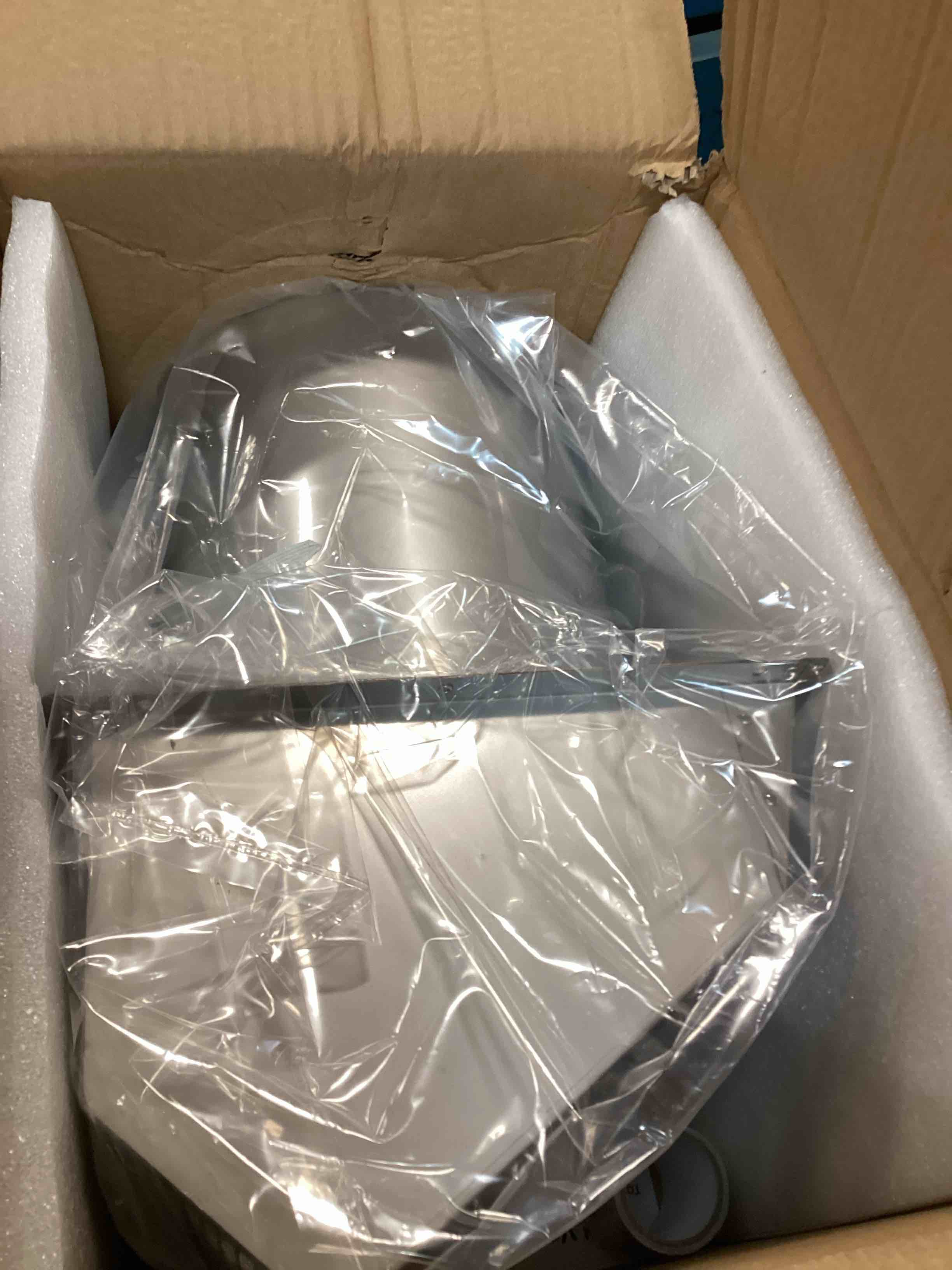 https://s3.amazonaws.com/lotting-images-prod/bidfta/PPE3477672_1749917446280.jpeg