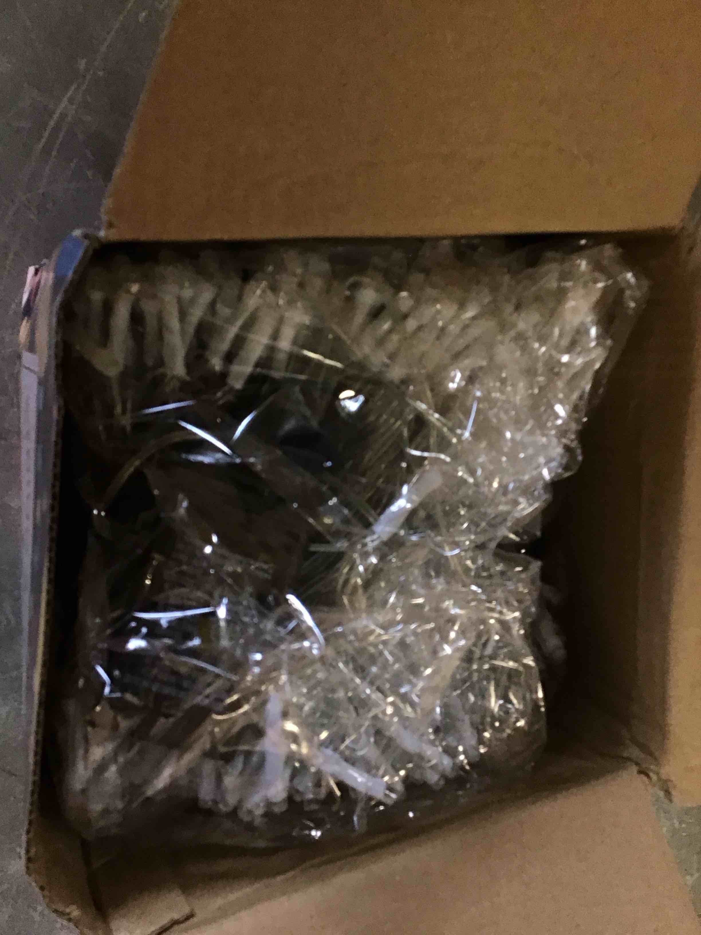 https://s3.amazonaws.com/lotting-images-prod/bidfta/PPE3480253_1747426627556.jpeg