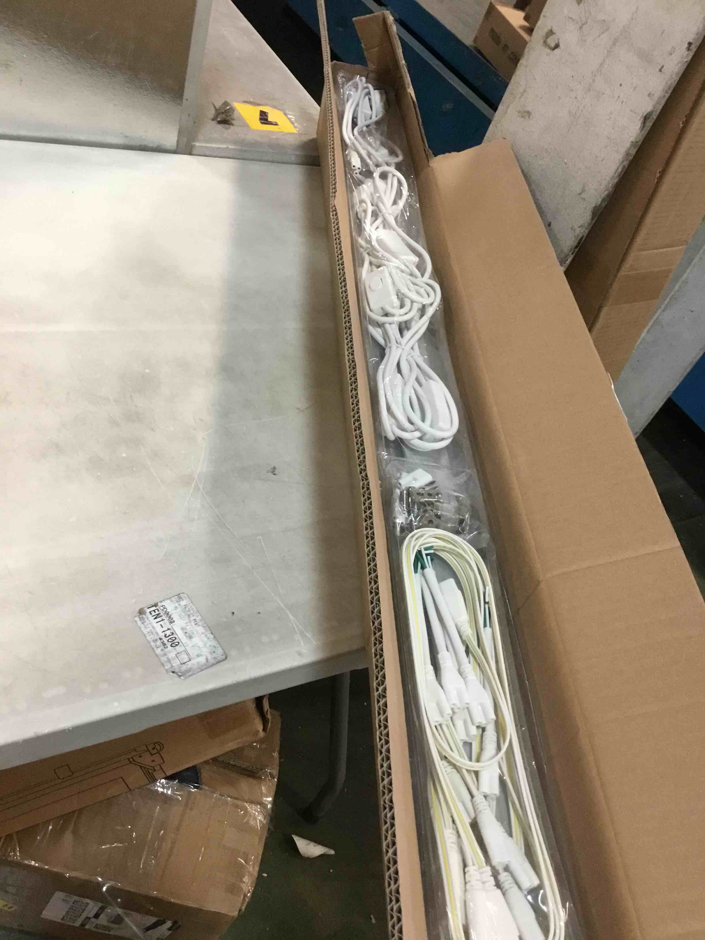 https://s3.amazonaws.com/lotting-images-prod/bidfta/PPE3481482_1747060123497.jpeg