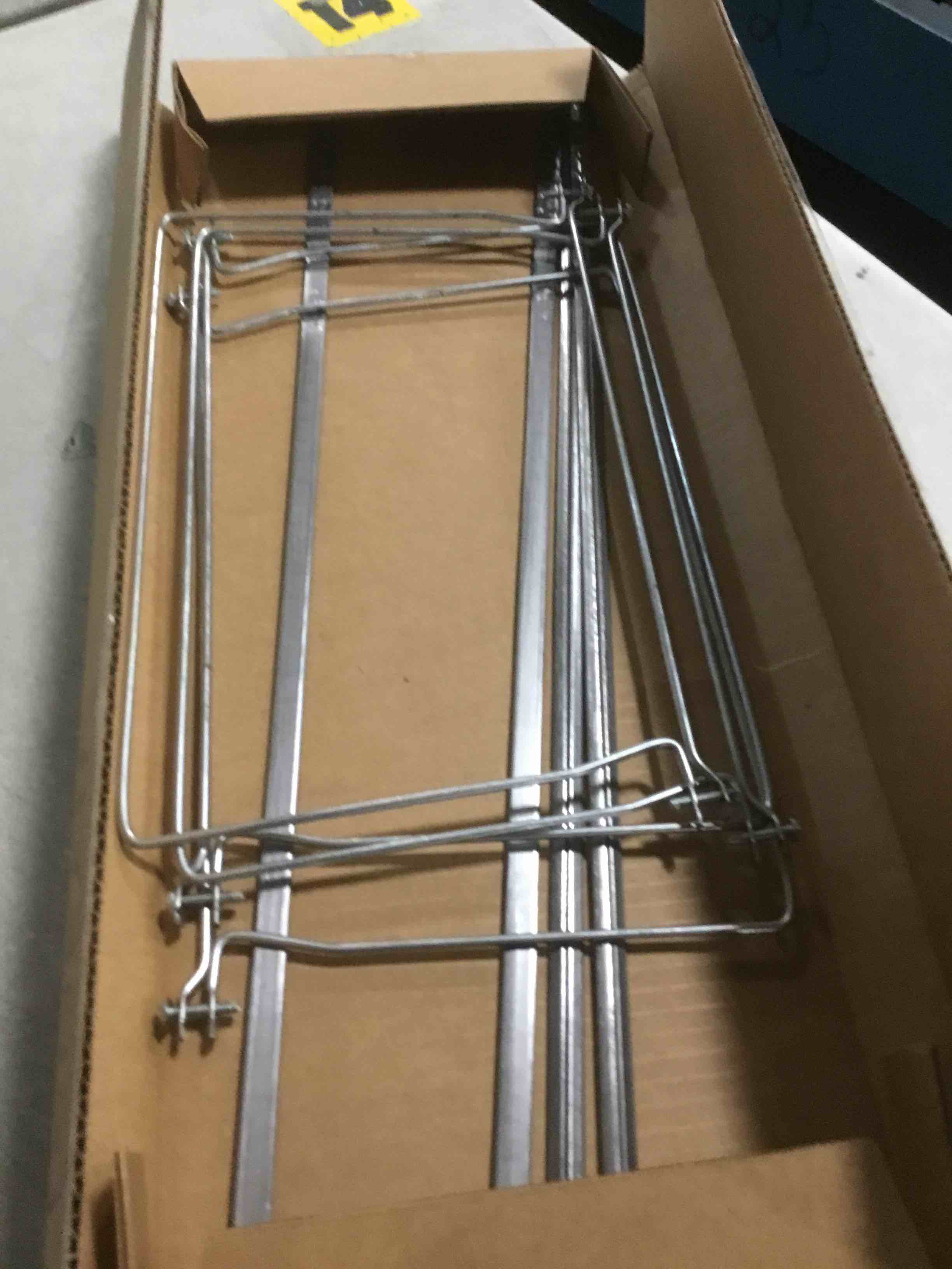 https://s3.amazonaws.com/lotting-images-prod/bidfta/PPE3482639_1747745980434.jpeg
