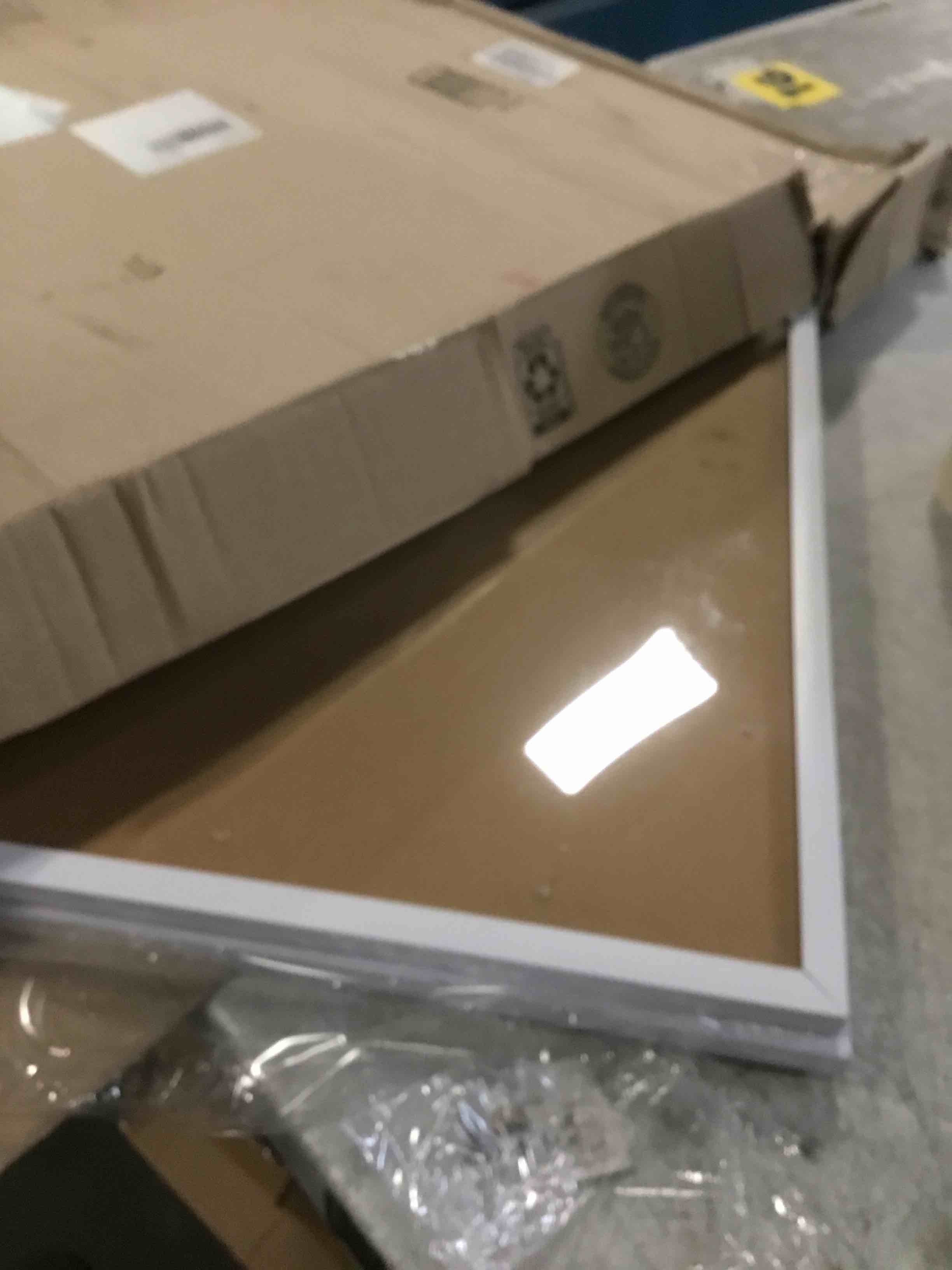https://s3.amazonaws.com/lotting-images-prod/bidfta/PPE3483024_1747851162784.jpeg