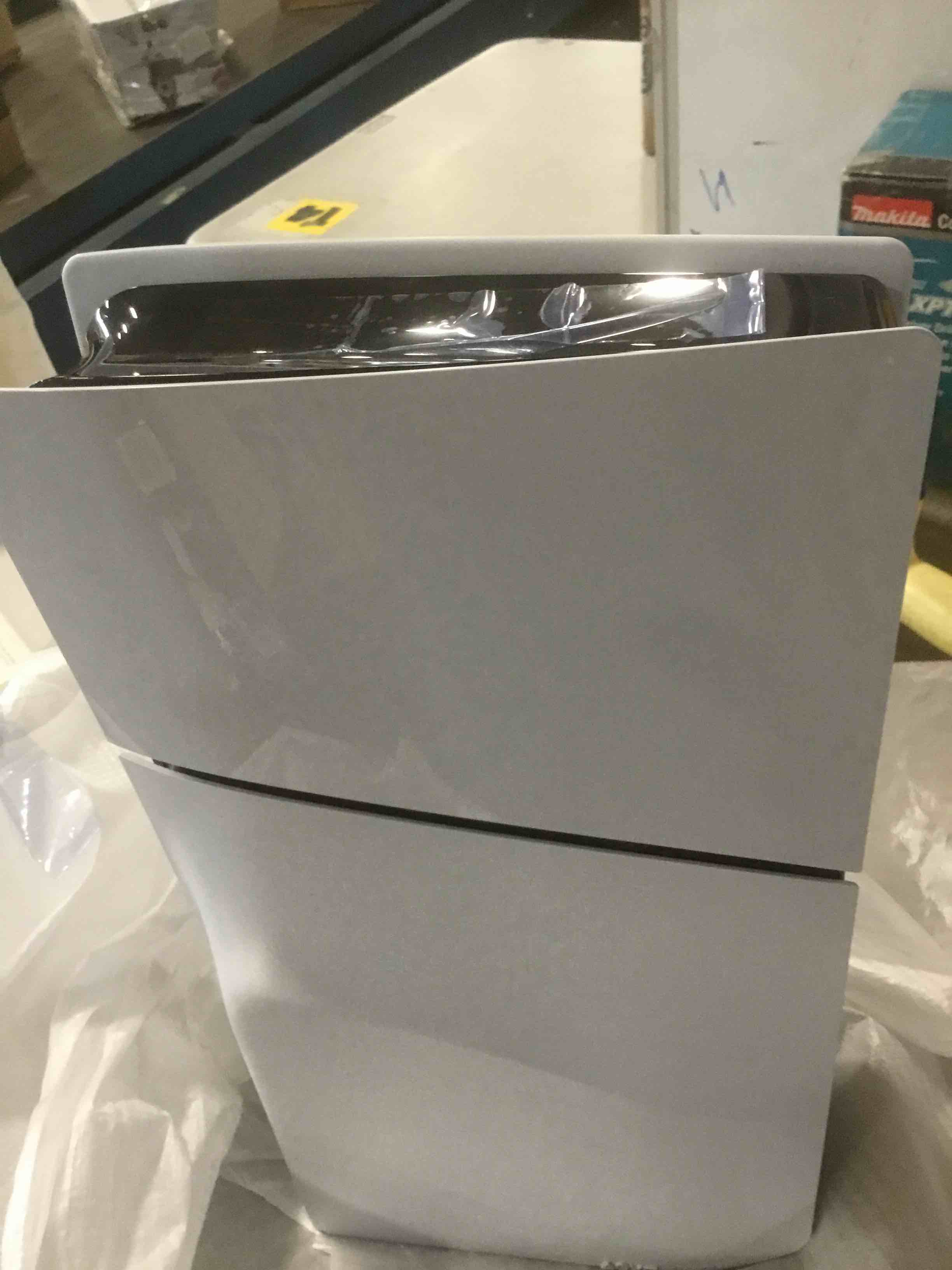 https://s3.amazonaws.com/lotting-images-prod/bidfta/PPE3484340_1747332150502.jpeg