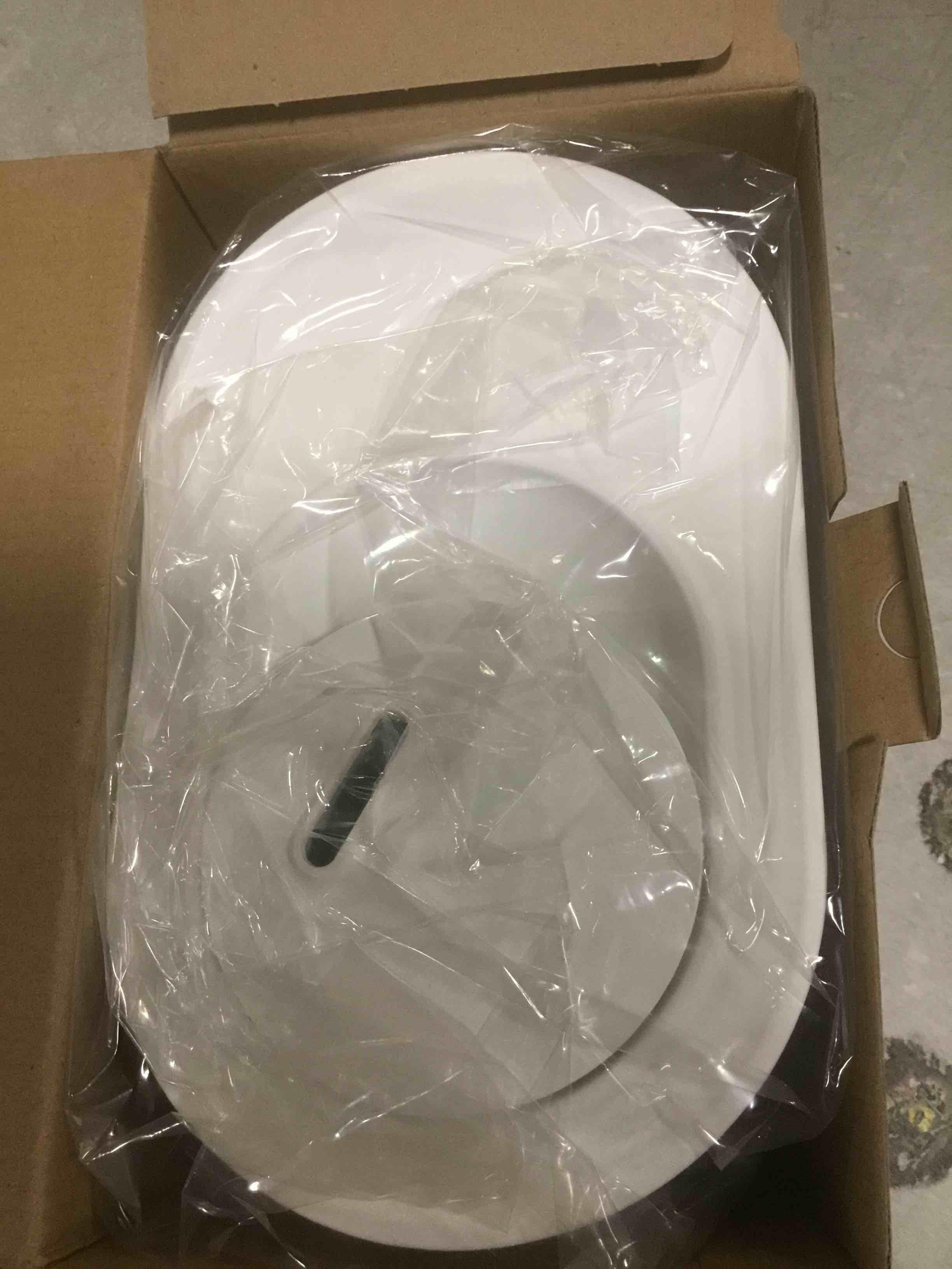 https://s3.amazonaws.com/lotting-images-prod/bidfta/PPE3485730_1748459435937.jpeg